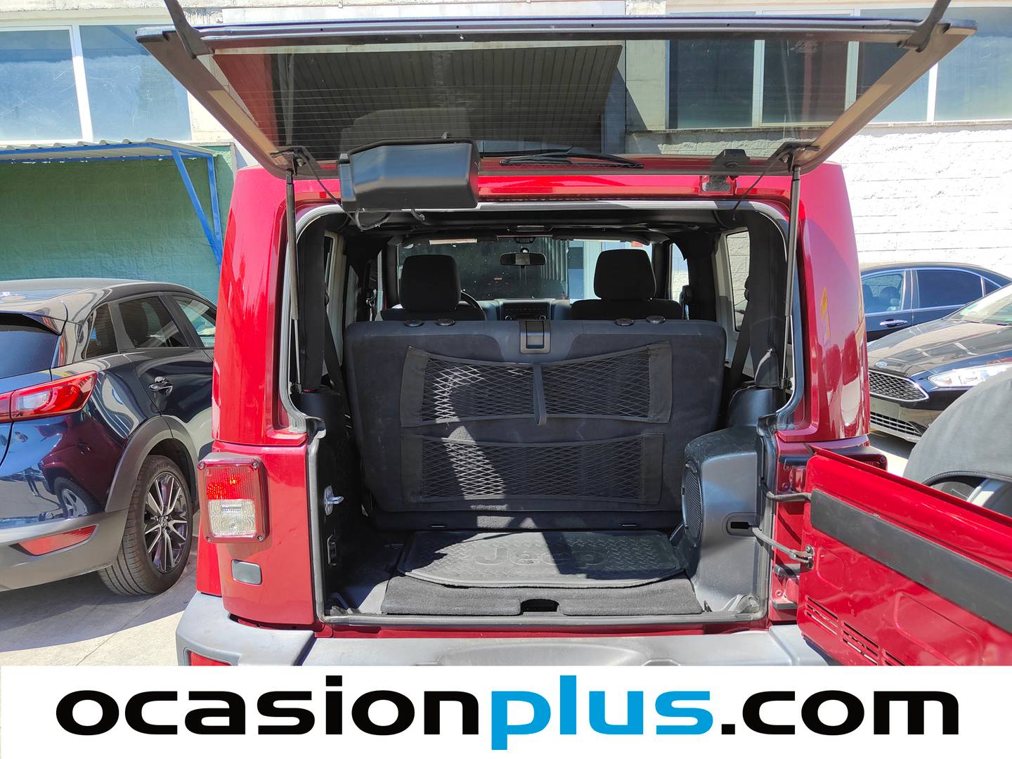 Fotos maletero Jeep Wrangler Jeep Wrangler 2.8 CRD Sahara (200 CV)