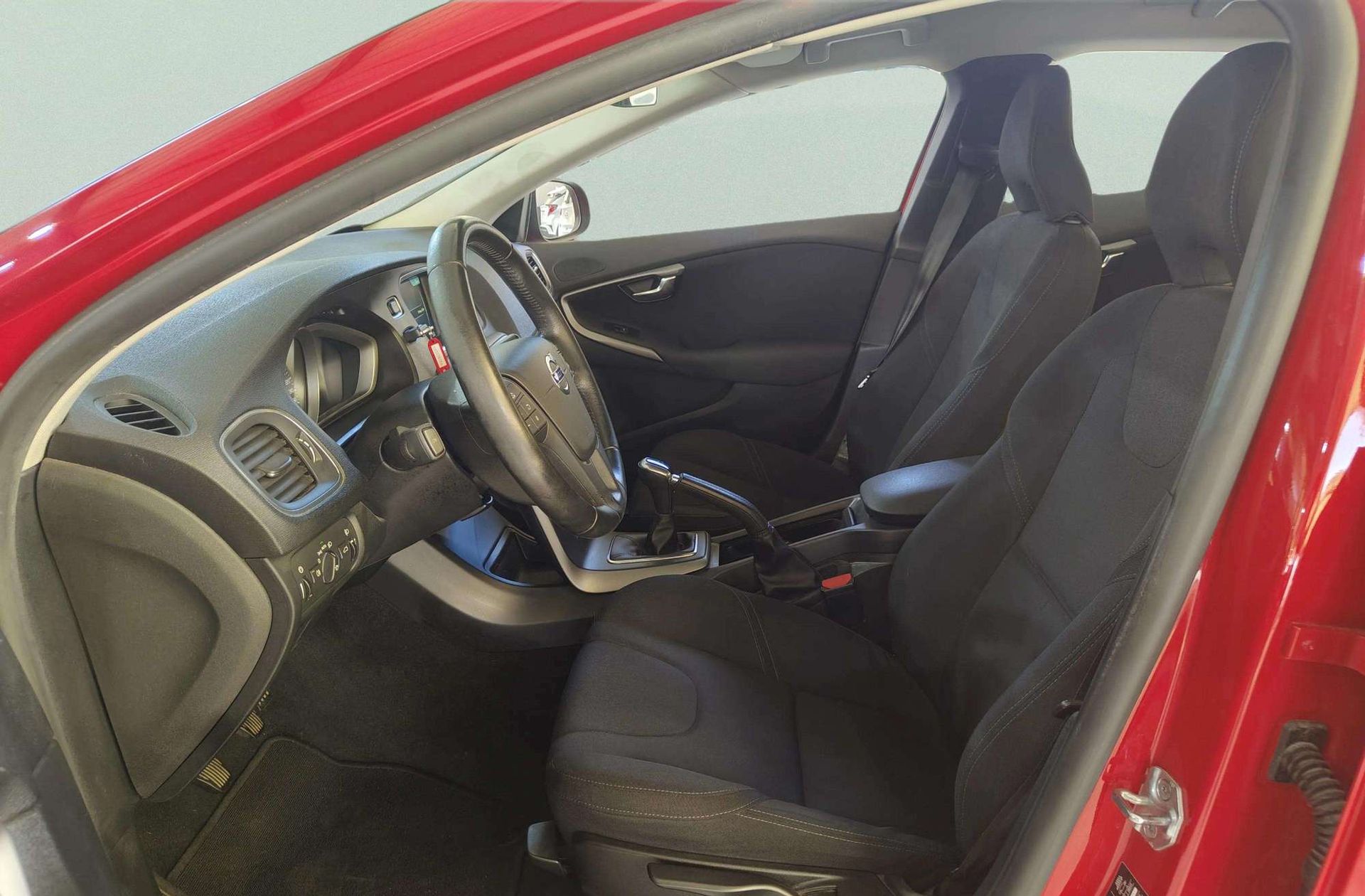 Volvo V40 D2 Kinetic - foto 11