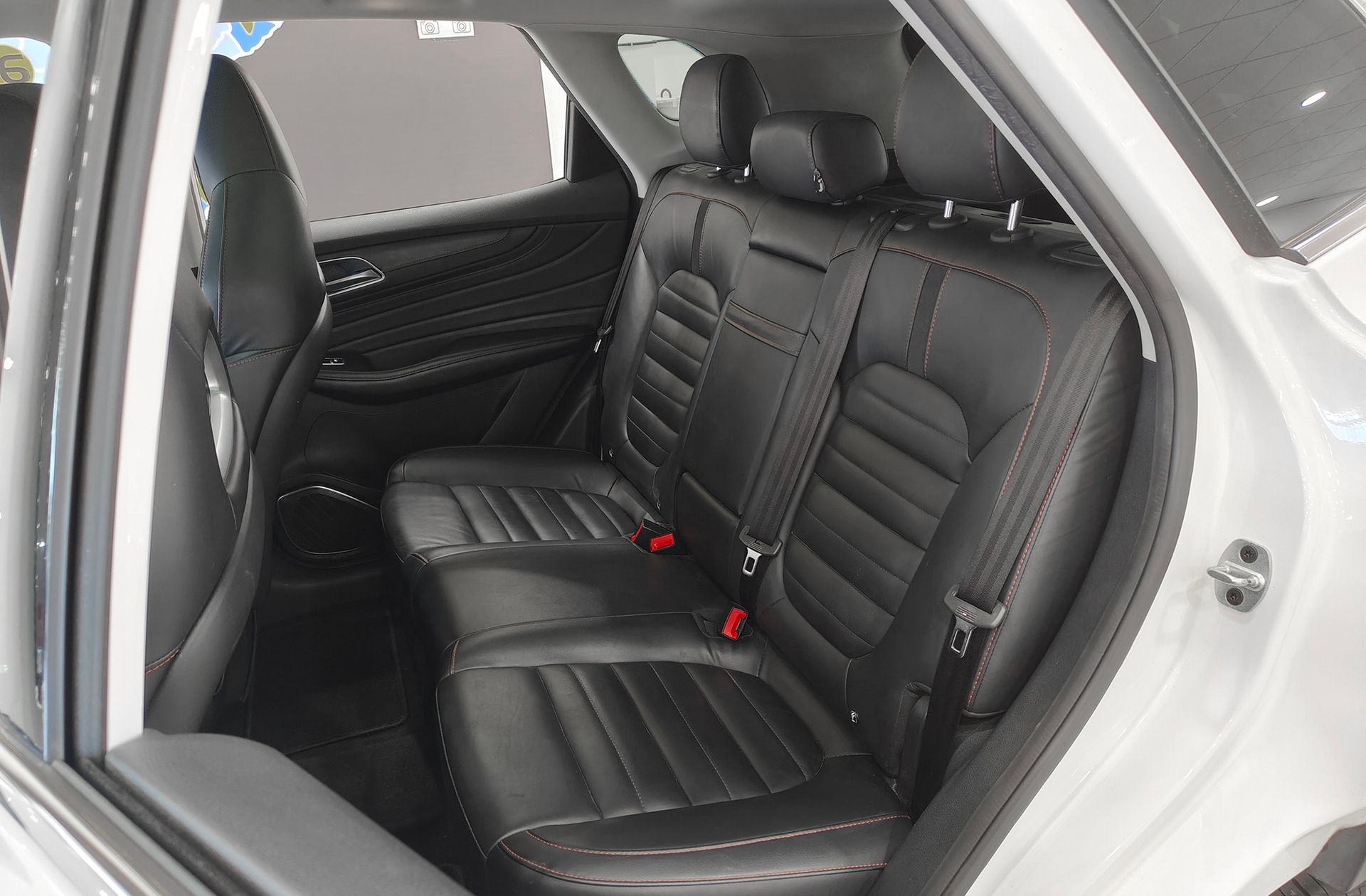 MG HS 1.5 Turbo GDI Luxury DCT - foto 16