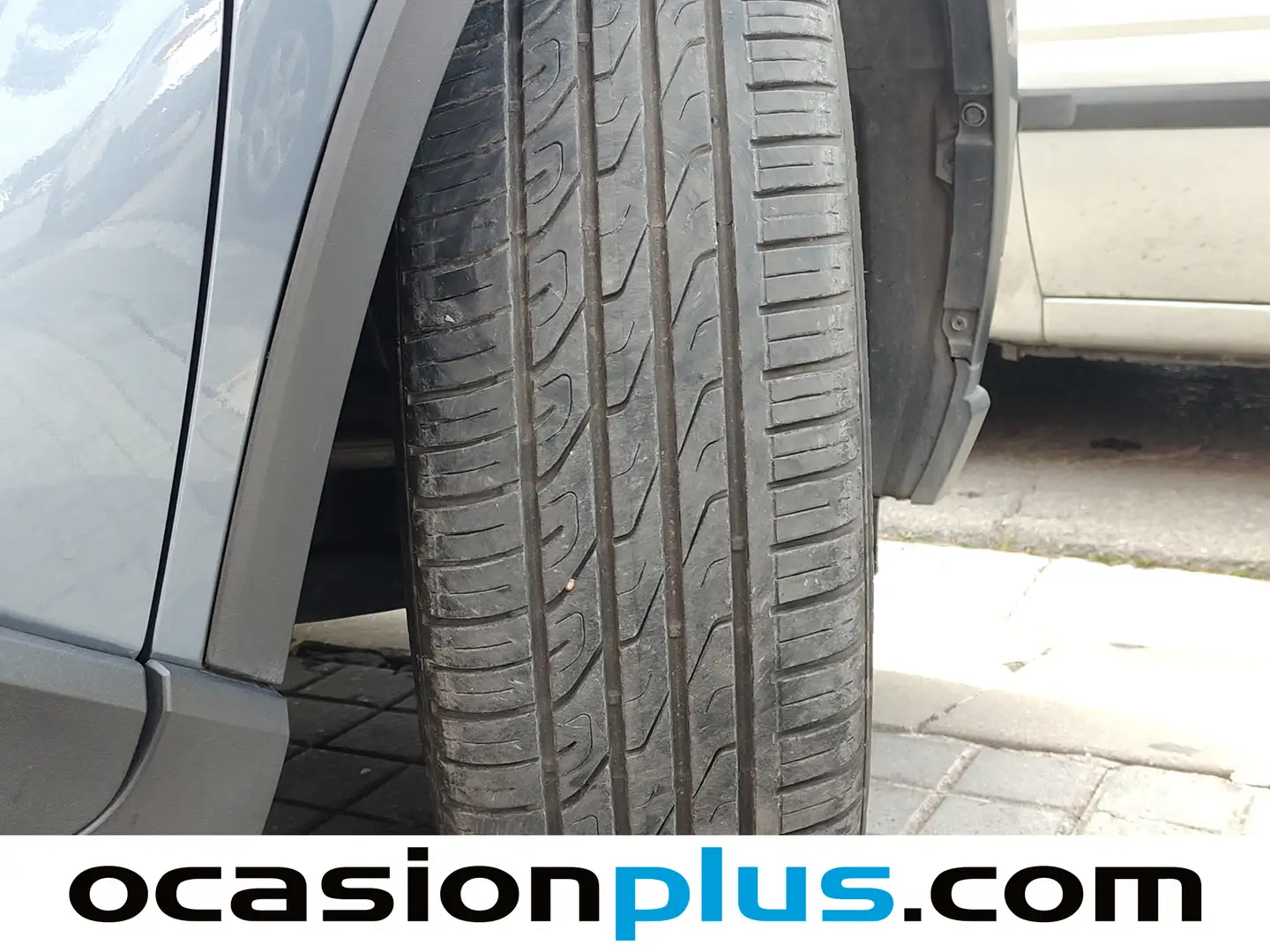 Foto Toyota C-HR Toyota C-HR 180H Advance Luxury (184 CV)