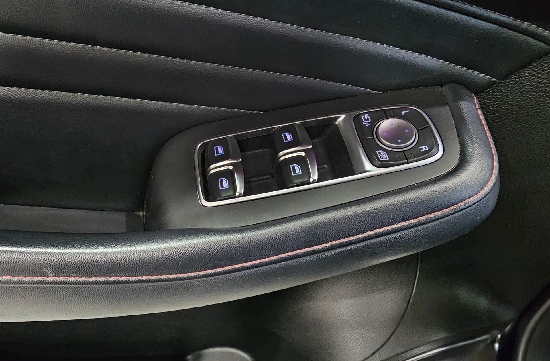 MG HS 1.5 Turbo GDI Luxury DCT - foto 40