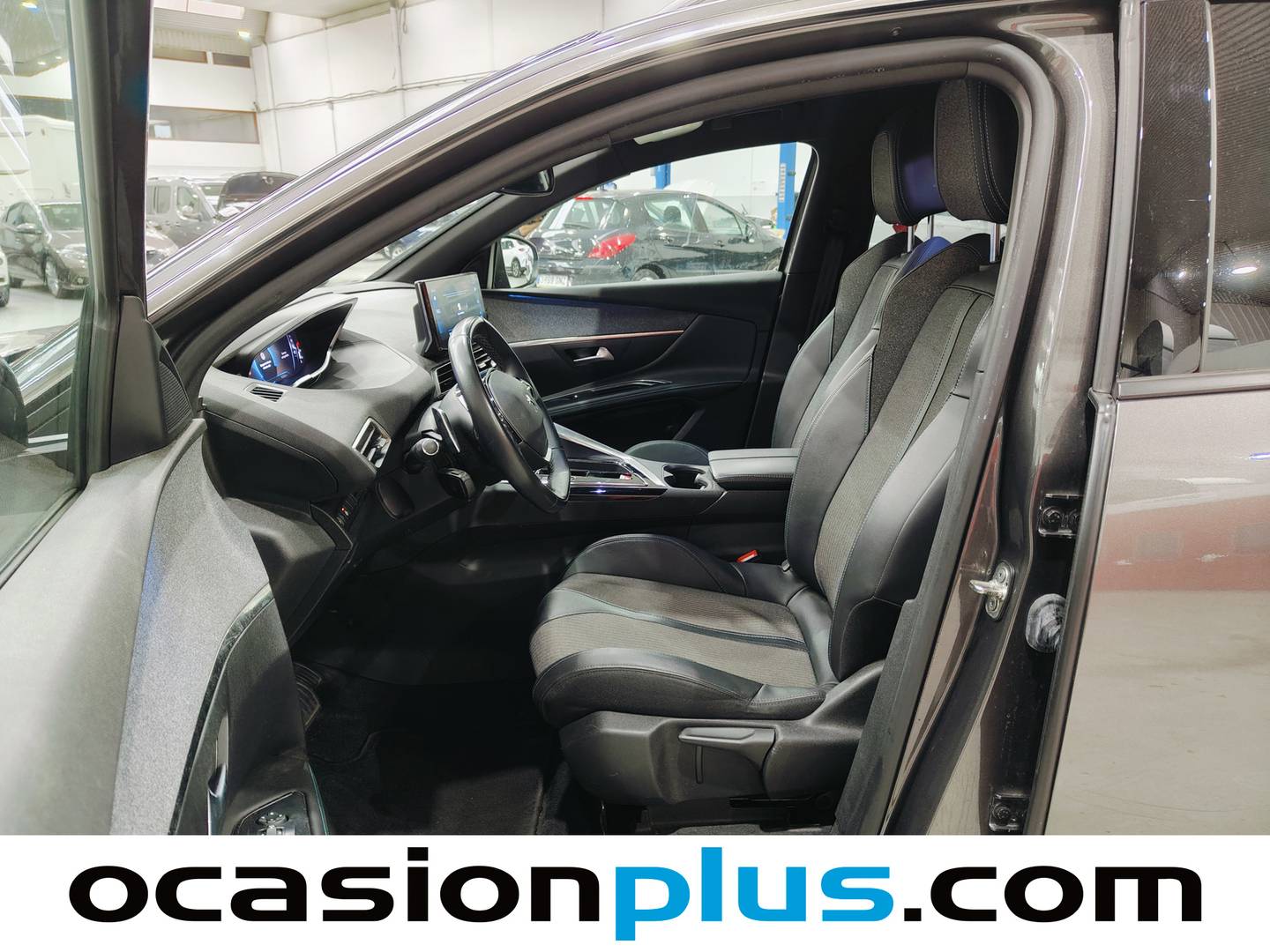 Foto asientos delanteros Peugeot 5008 Peugeot 5008 PureTech 130 S&S Allure Pack EAT8 (130 CV) 7 PLAZAS