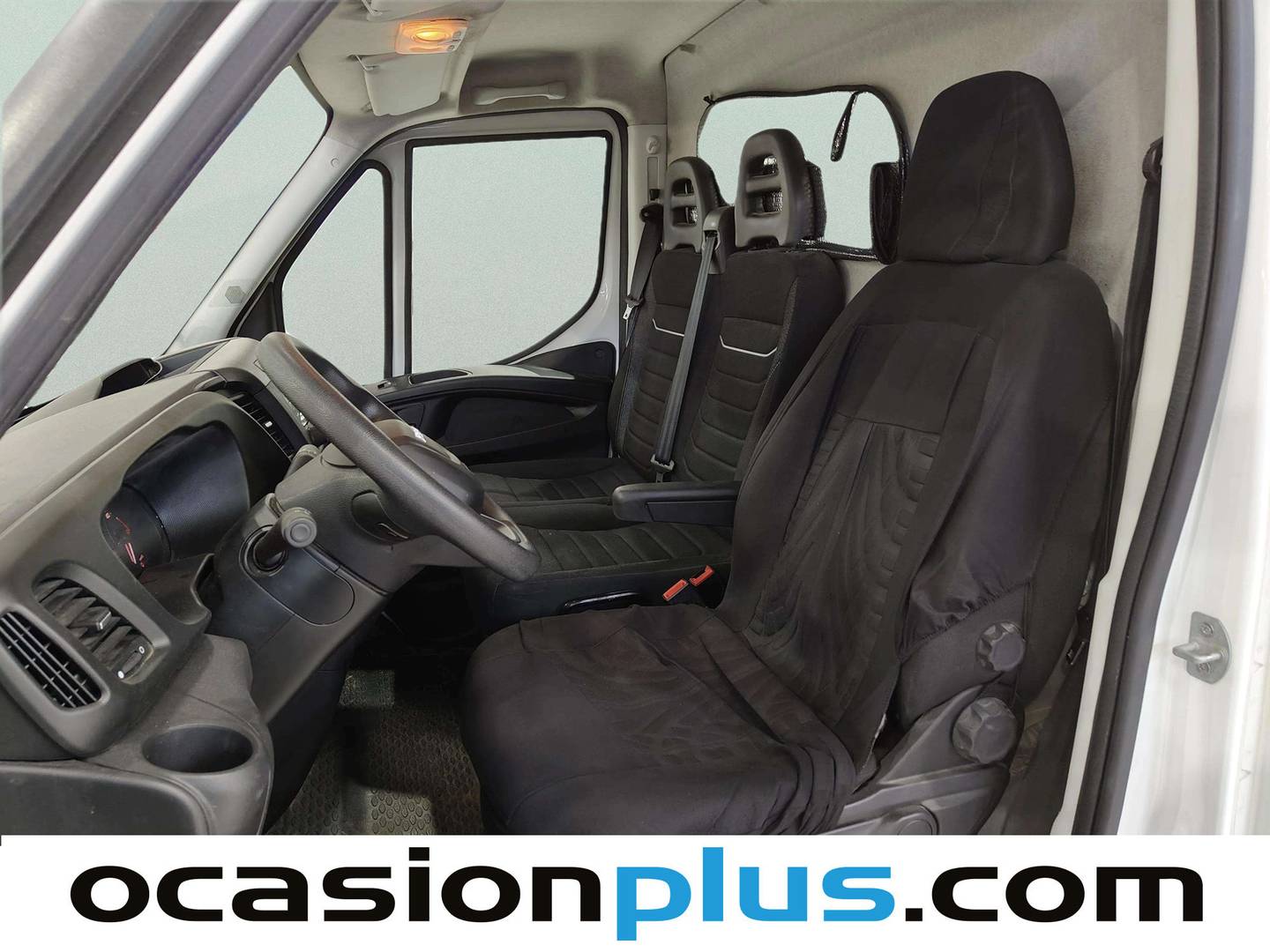 Foto asientos delanteros Iveco Daily Iveco Daily Furgon 35S 16 V 3520L/H2 (156 CV) 3 Plazas