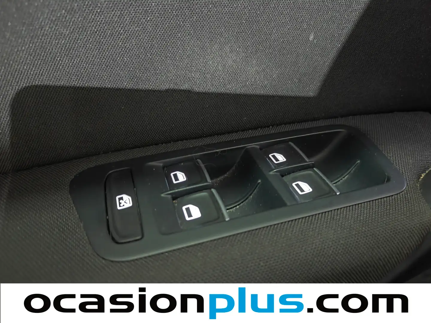 Foto Volkswagen Golf Sportsvan Volkswagen Golf Sportsvan 1.6 TDI Sport BMT DSG (110 CV)