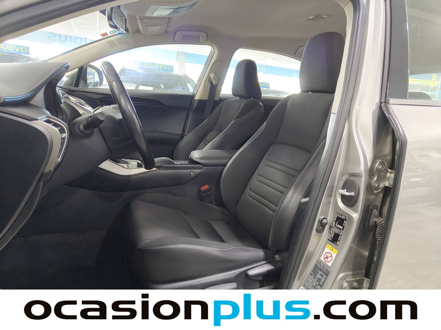Foto Lexus NX Lexus NX 300h Business Navigation 2WD (197 CV)