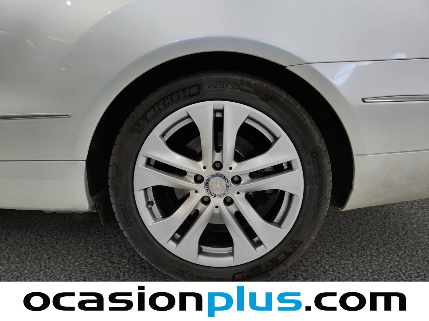 Foto Mercedes Clase E Mercedes-Benz Clase E E 200 CGI Coupe Blue Efficiency Avantgarde (184 CV)