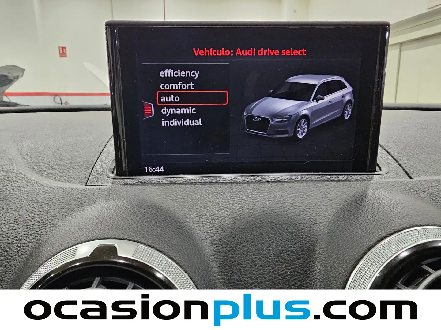 Foto Audi A3 Audi A3 Sportback sport edition 1.6 TDI (110 CV) S tronic