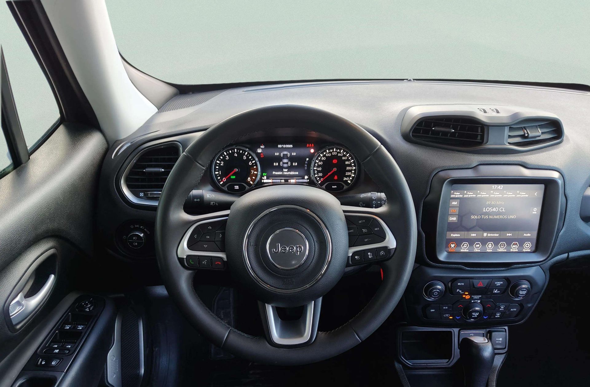 Jeep Renegade eHybrid 1.5 Limited ATX - foto 17