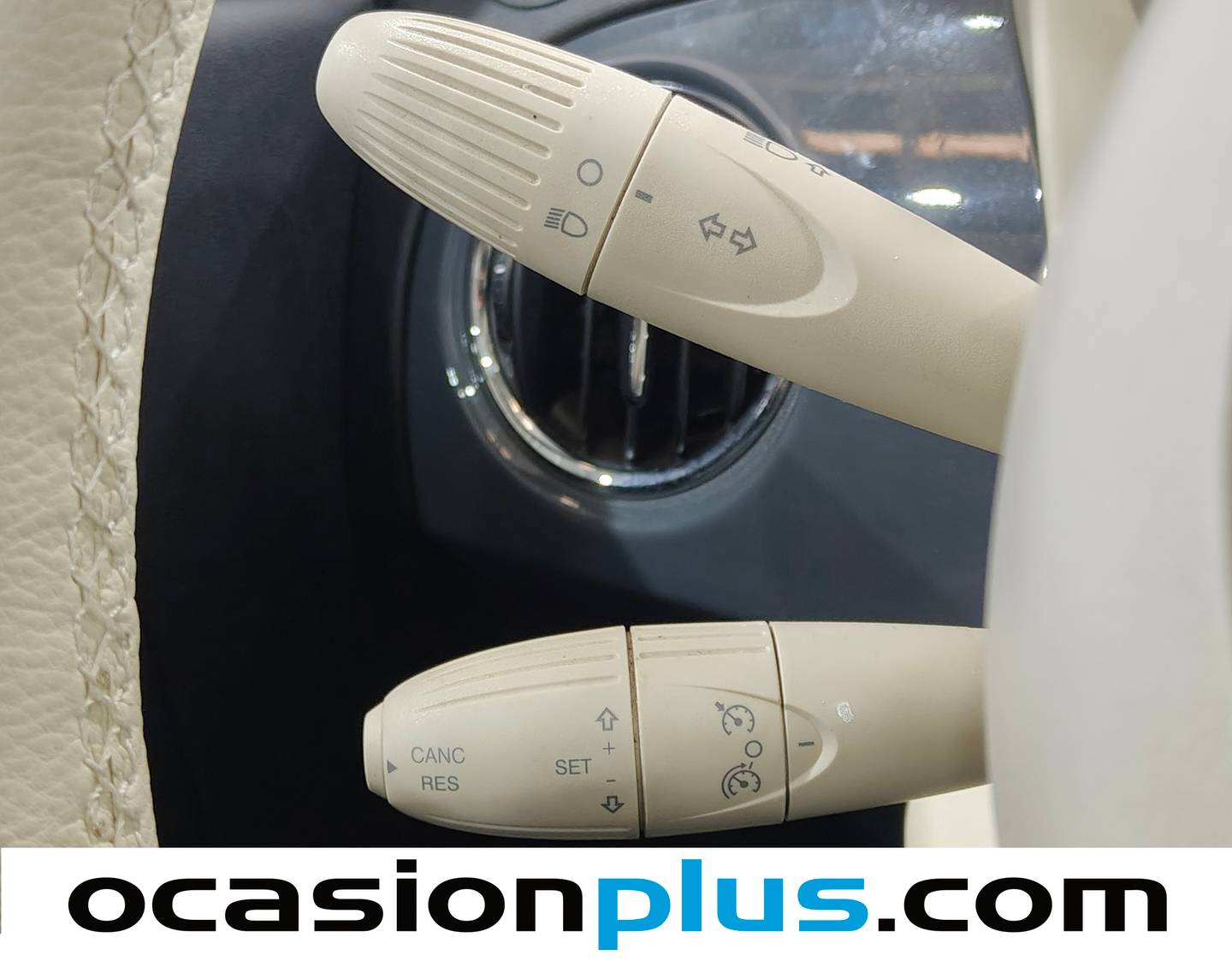 Equipamiento del Fiat 500 Fiat 500 1.2 8v Lounge (69 CV)