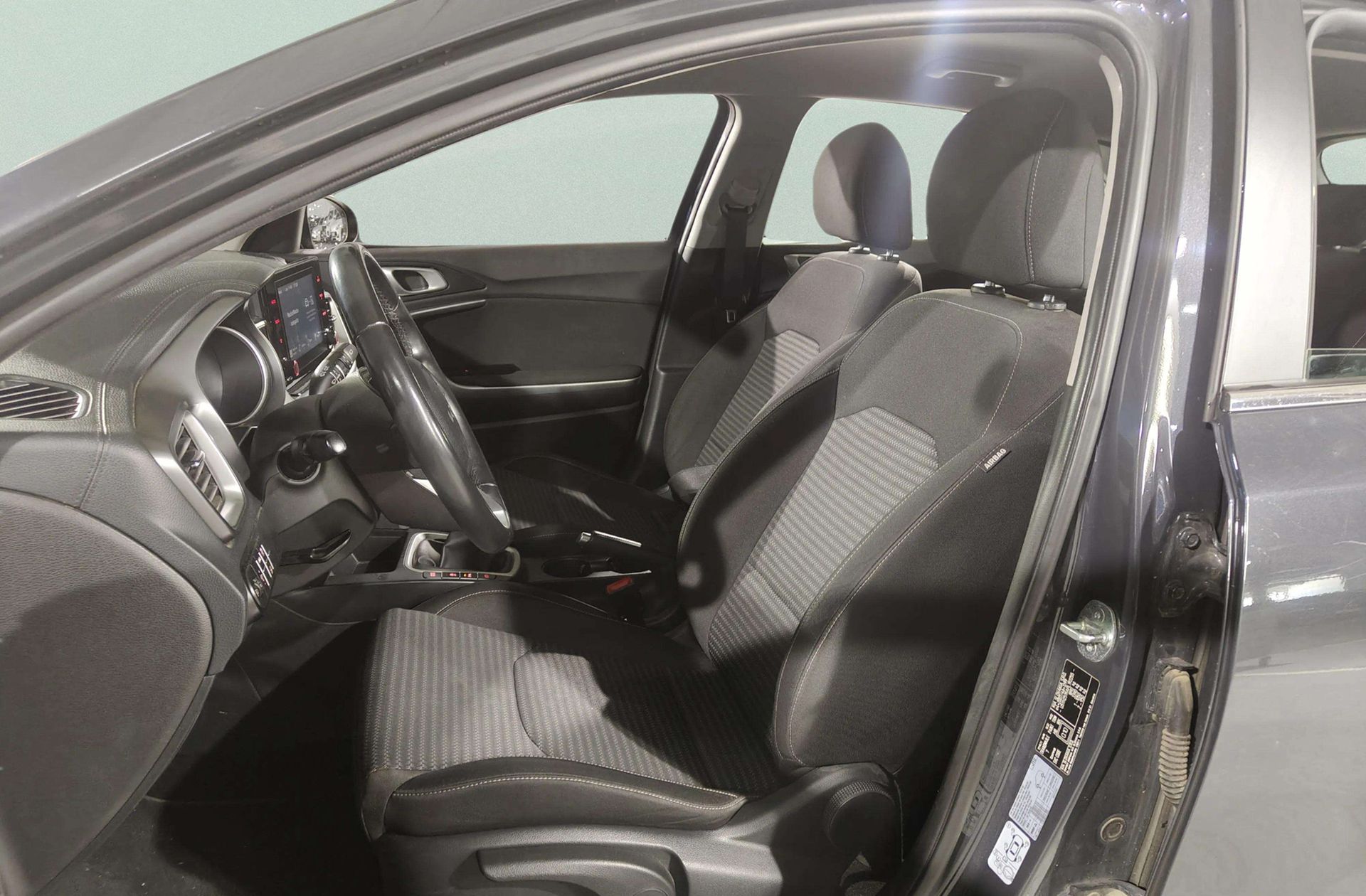 Kia Ceed 1.6 MHEV iMT Drive - foto 9