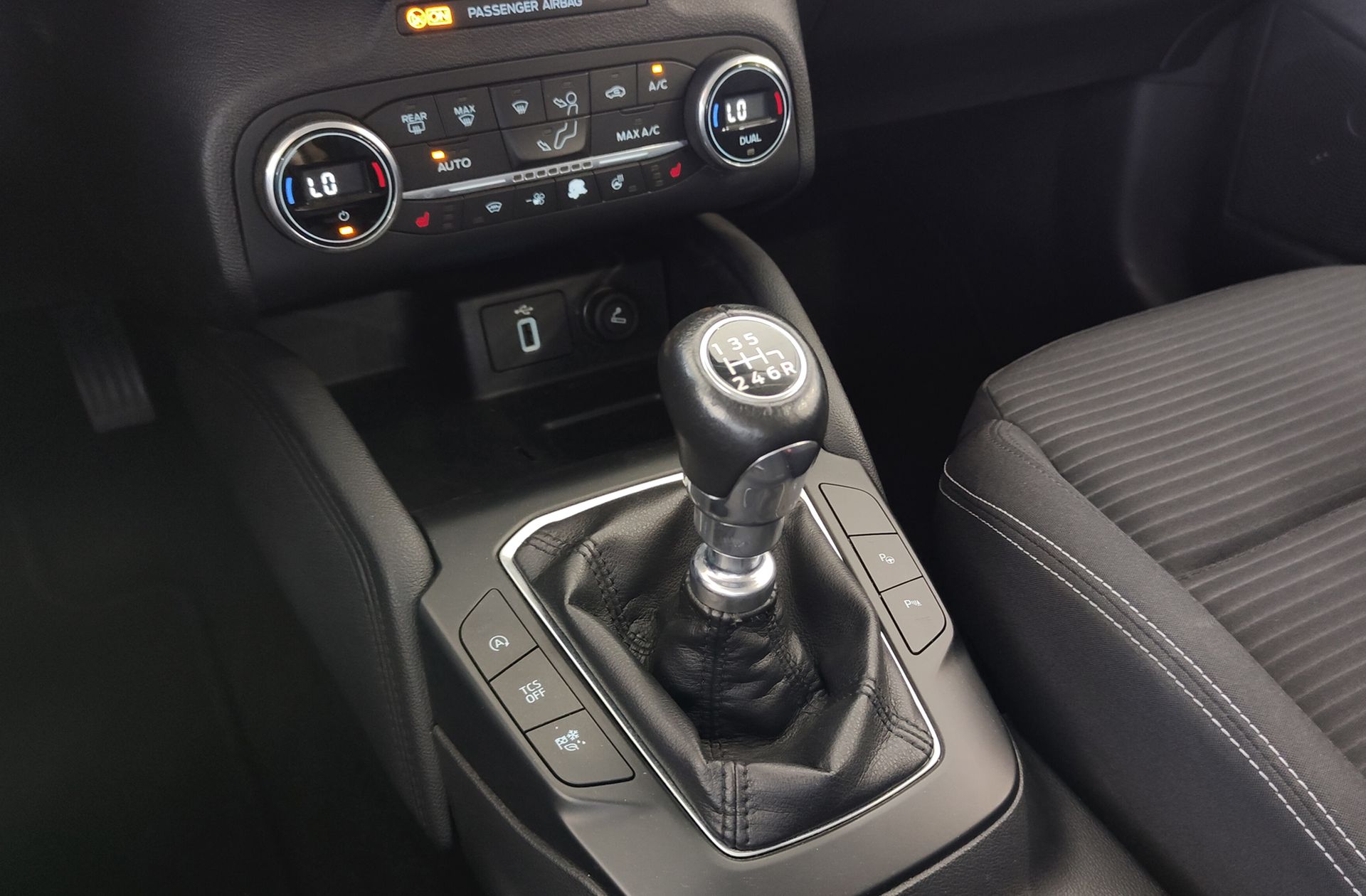 Ford Focus 1.0 EcoBoost Titanium - foto 5