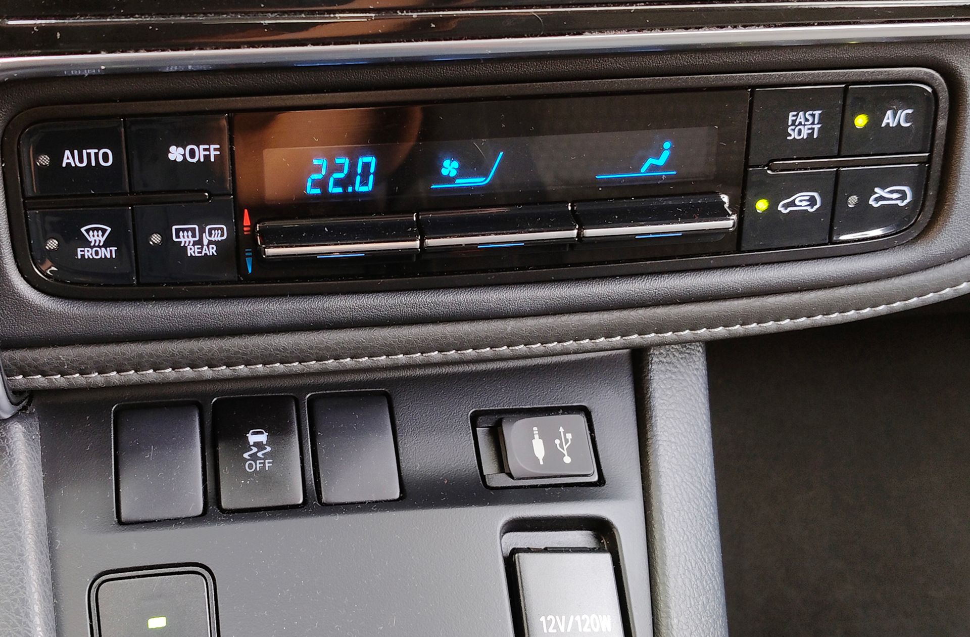 Toyota Auris 140H Hybrid Feel! - foto 37