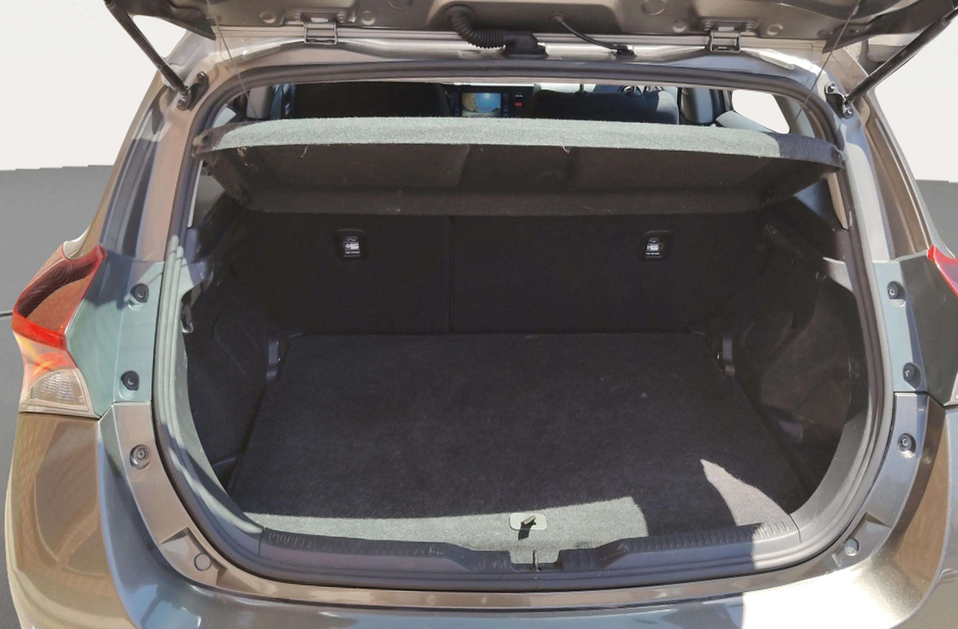 Toyota Auris 1.8 Hybrid Active - foto 19