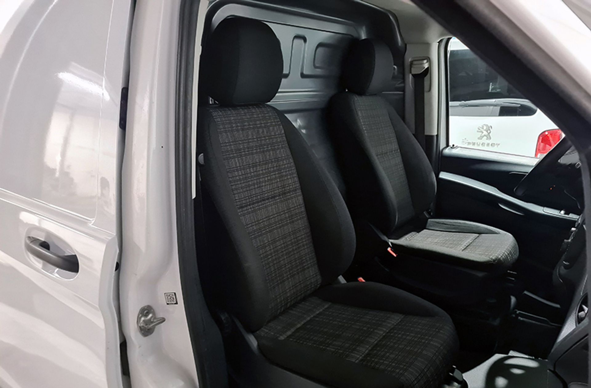 Mercedes-Benz Vito Furgon e-Vito 111 Larga - foto 14