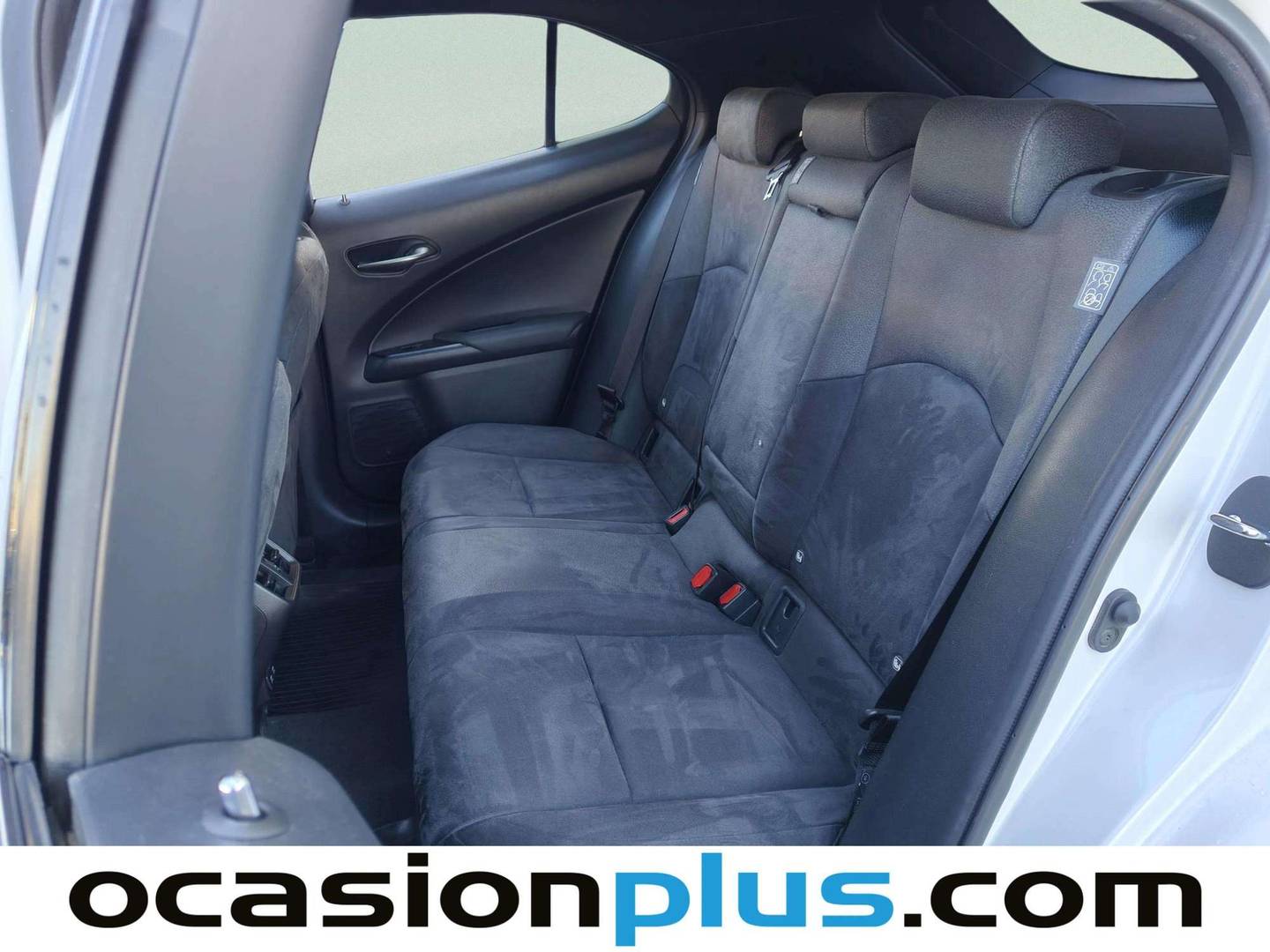 Foto asientos traseros Lexus UX Lexus UX 250h Executive (184 CV)