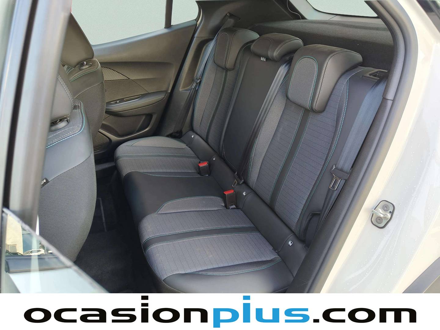 Foto asientos traseros Peugeot 2008 Peugeot 2008 PureTech 130 S&S Allure Pack (130 CV)