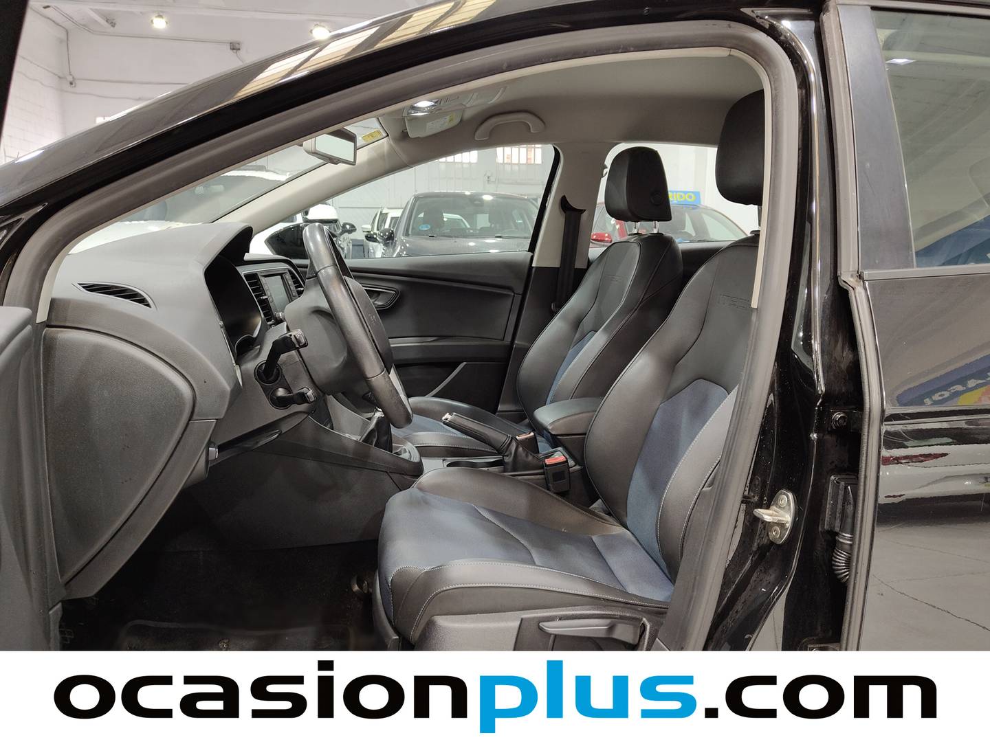 Foto asientos delanteros Seat León Seat León 1.6 TDI S&S Style Connect (110 CV)