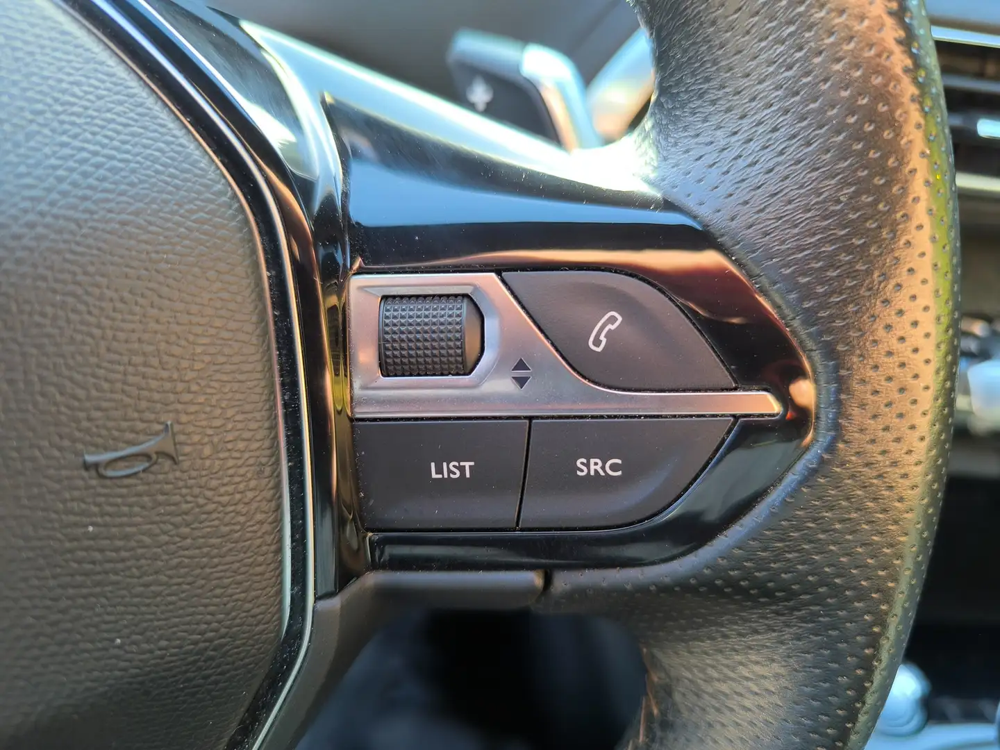 Foto Peugeot 3008 Peugeot 3008 PureTech 180 GT Line EAT8 (180 CV)