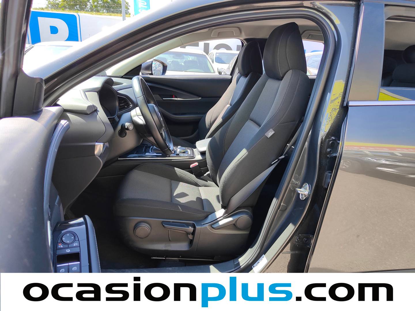 Foto asientos delanteros Mazda CX-30 Mazda CX-30 2.0 Skyactiv-X Evolution 2WD (186 CV)