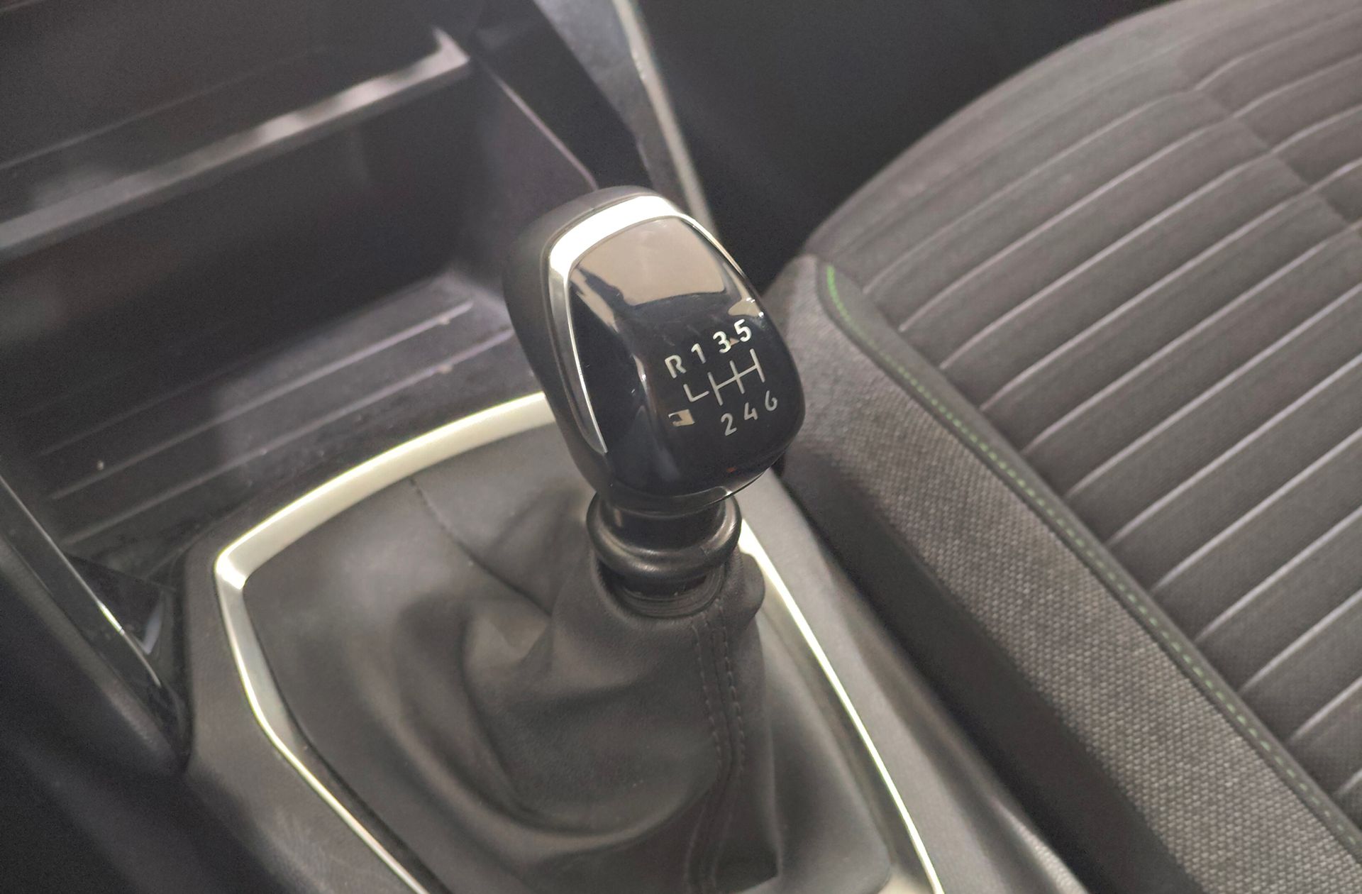 Peugeot 208 PureTech 100 Active - foto 5