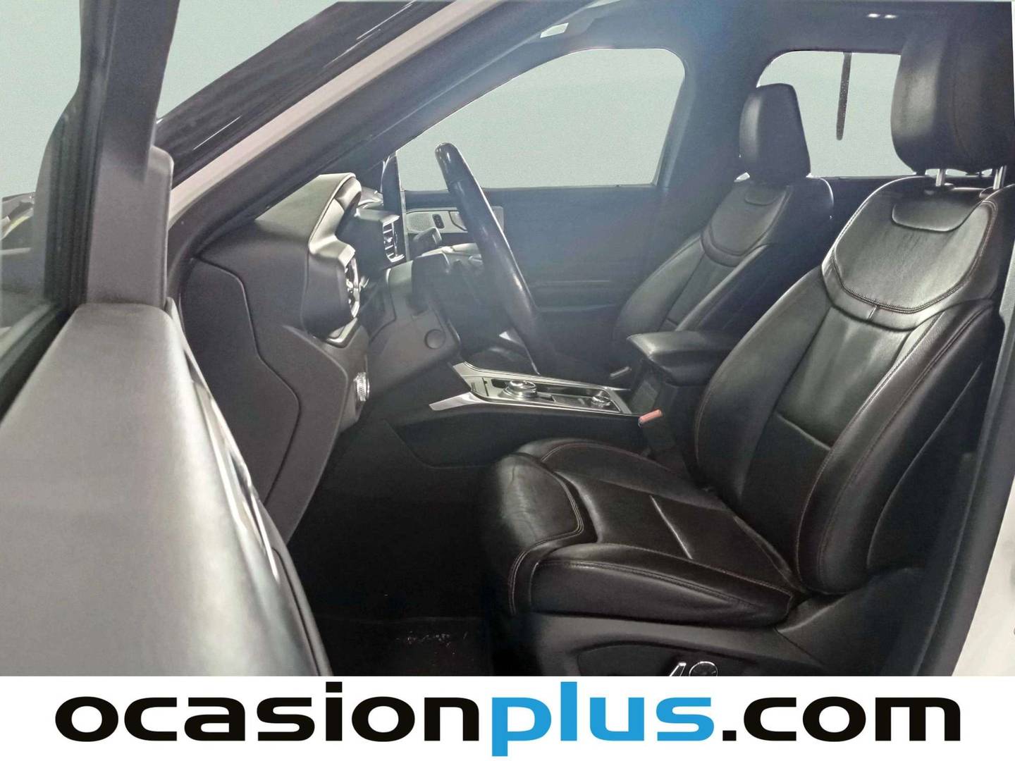 Foto asientos delanteros Ford Explorer Ford Explorer 3.0 PHEV ST Line AWD (450 CV) 7 Plazas