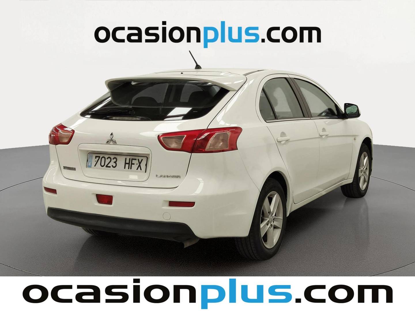 Foto trasera Mitsubishi Lancer Mitsubishi Lancer SPORTBACK 1.5 MIVEC Invite (109 CV) derecha