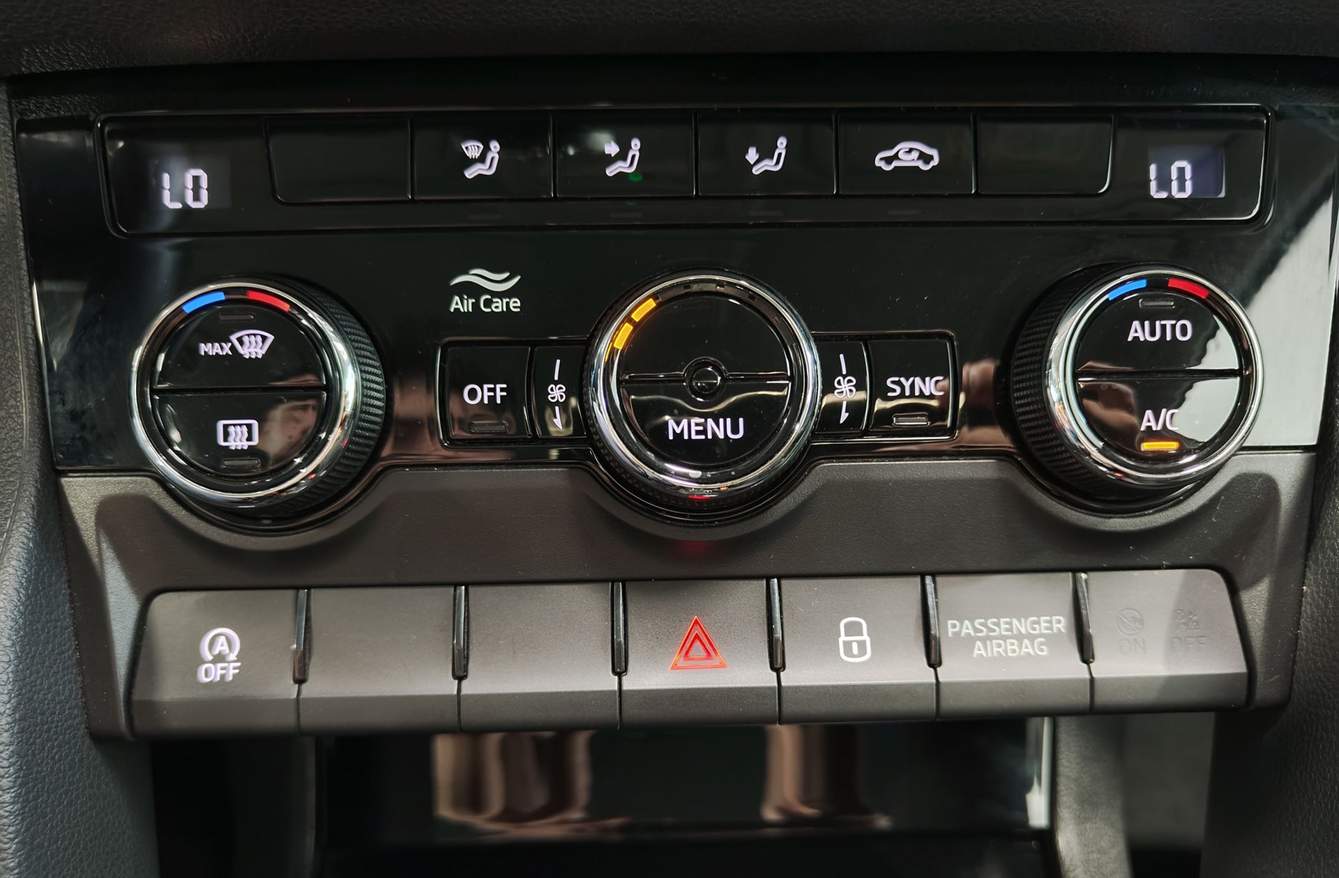 Škoda Karoq 2.0 TDI Ambition - foto 31