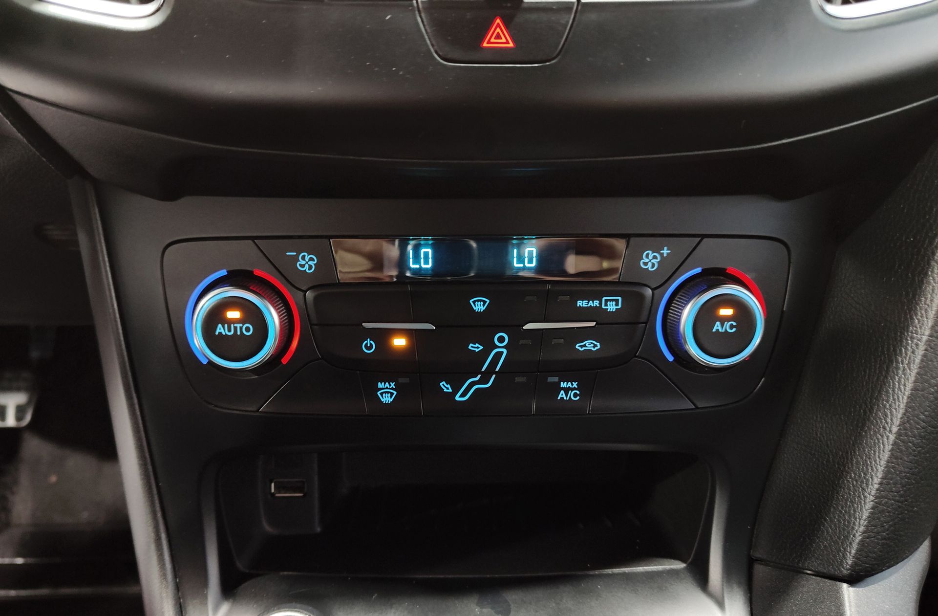 Ford Focus 1.0 EcoBoost ST-Line - foto 30