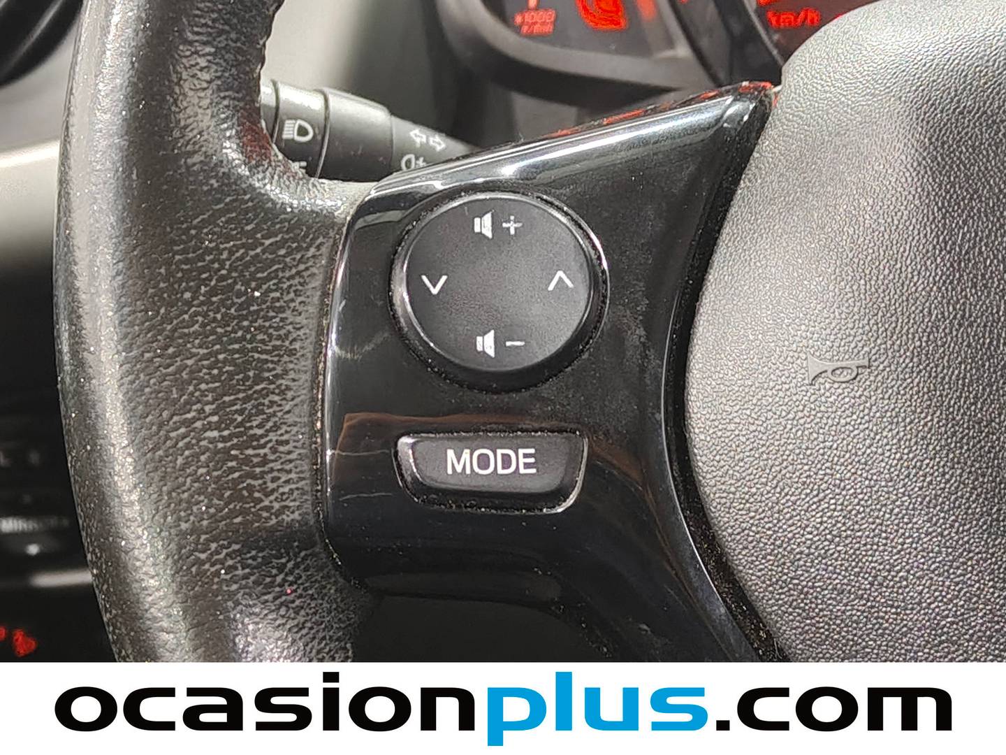 Peugeot 108 Peugeot 108 1.2 PureTech Allure (82 CV) de segunda mano