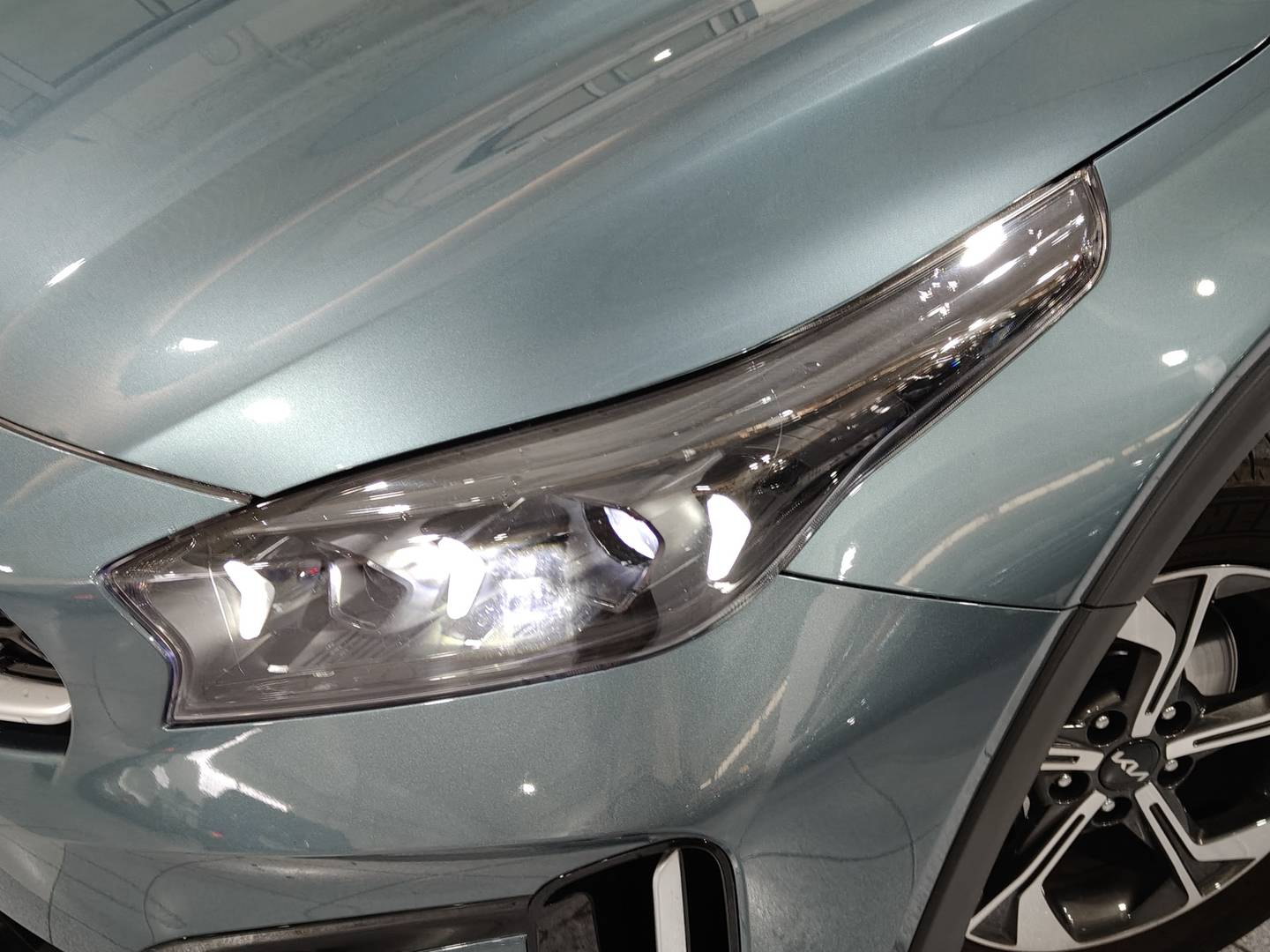 Foto KIA XCeed Kia XCeed 1.5 MHEV iMT Drive (140 CV)