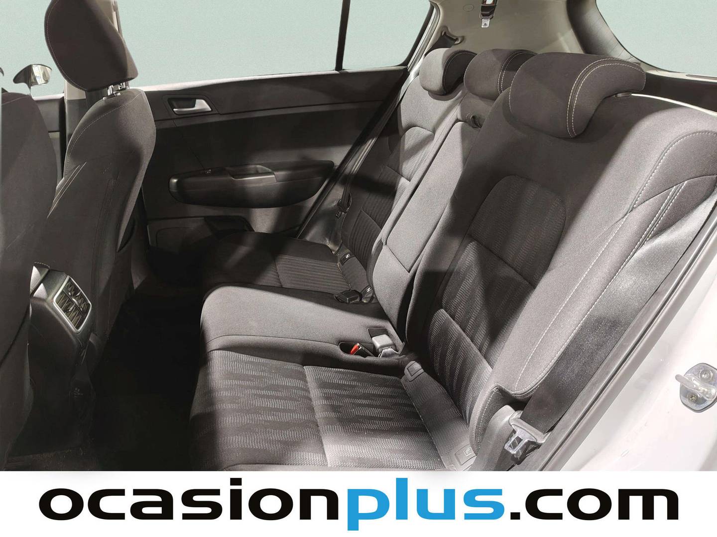 Foto asientos traseros KIA Sportage Kia Sportage 1.6 MHEV Business 100kW (136CV) 4x4