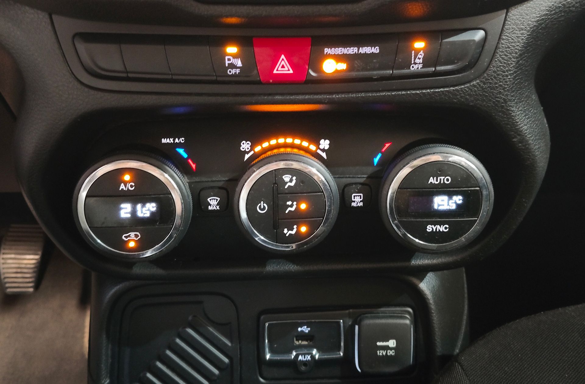 Jeep Renegade 1.6 MultiJet Limited 4x2 - foto 29