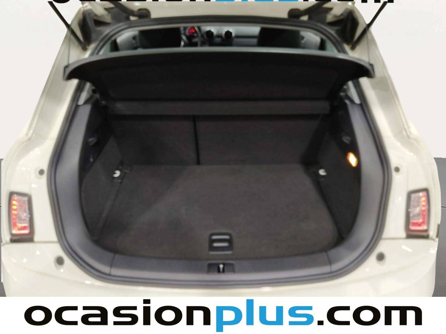 Foto Audi A1 Audi A1 Attraction 1.6 TDI (105 CV)