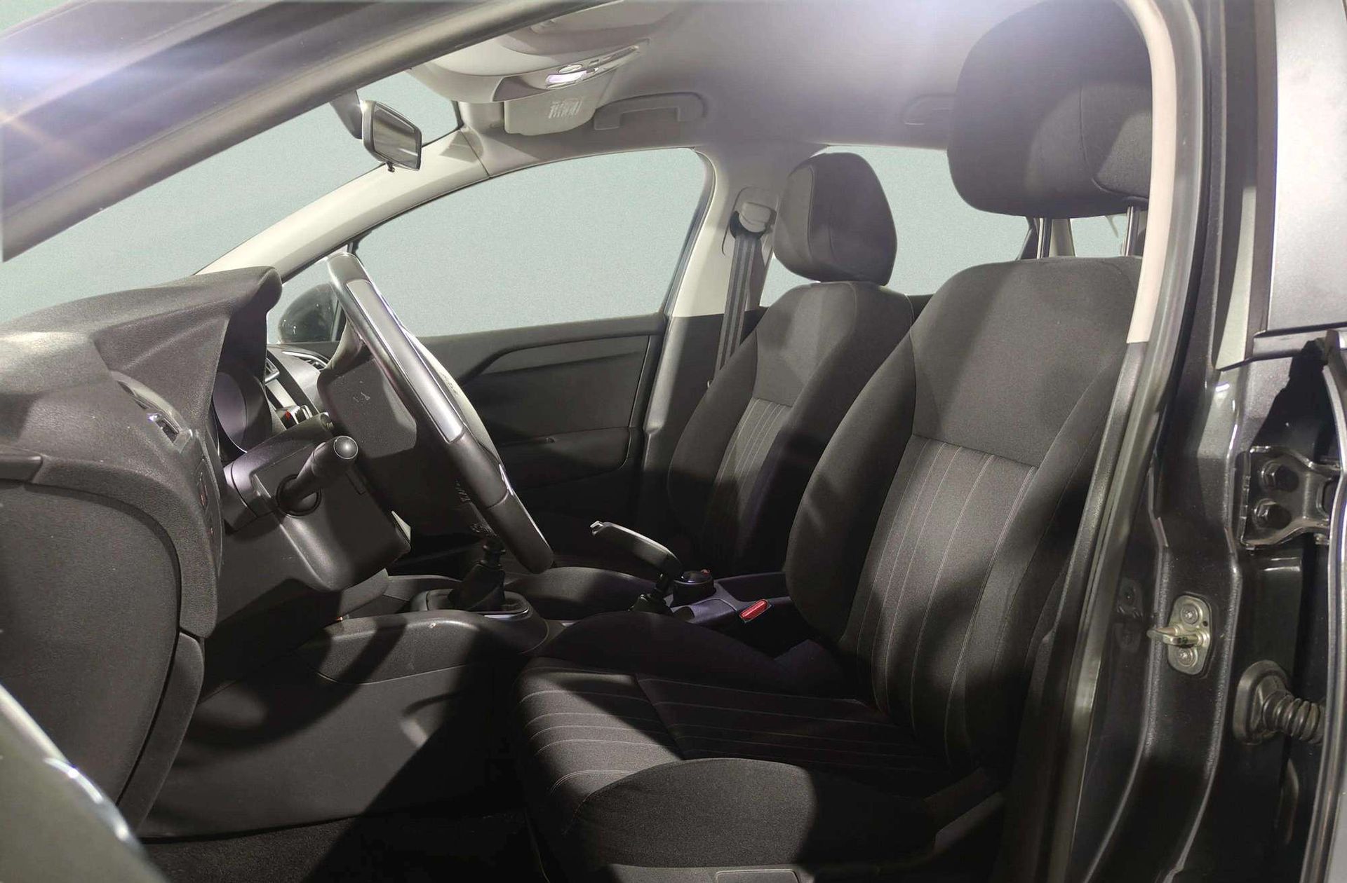 Citroën C4 1.6 HDi Tonic - foto 8