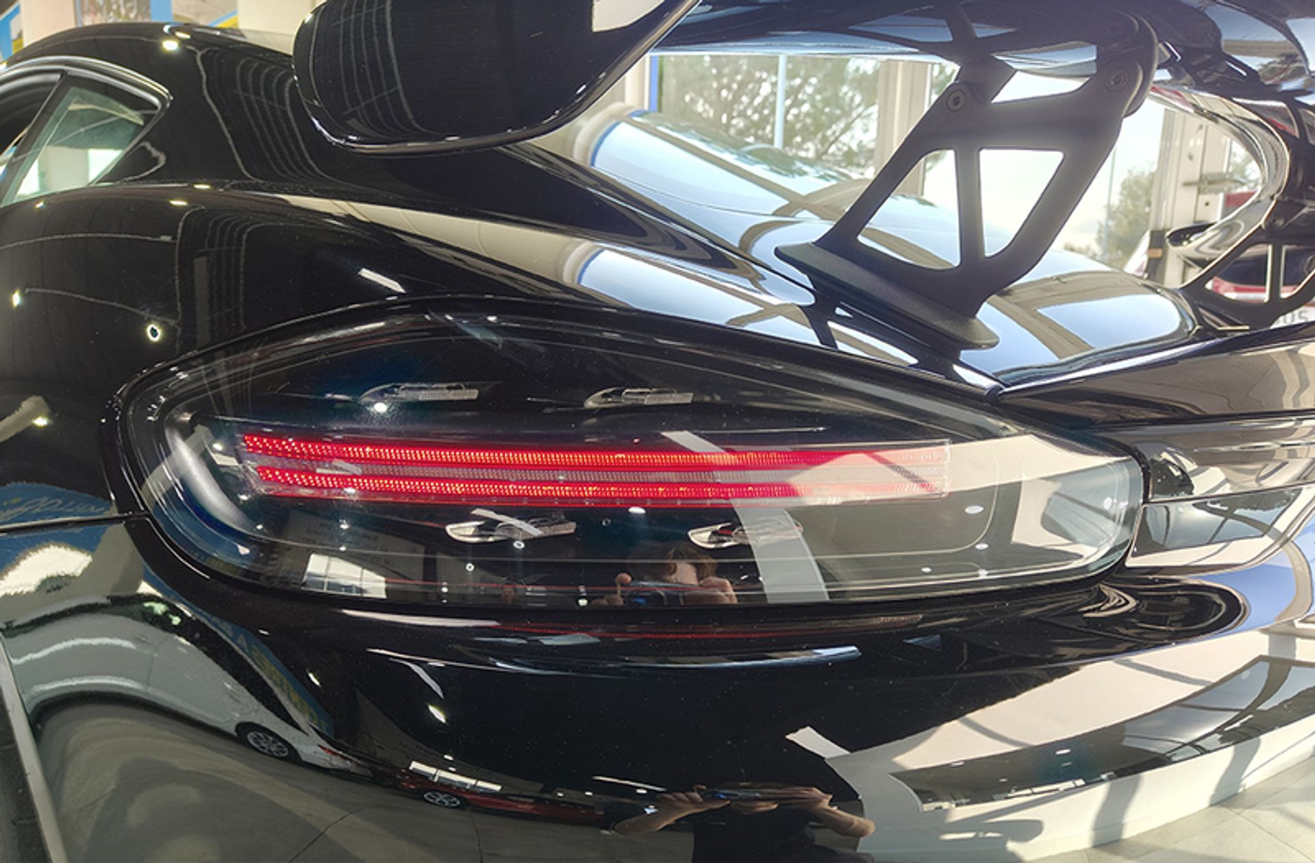 Porsche 718 Cayman GT4 - foto 18