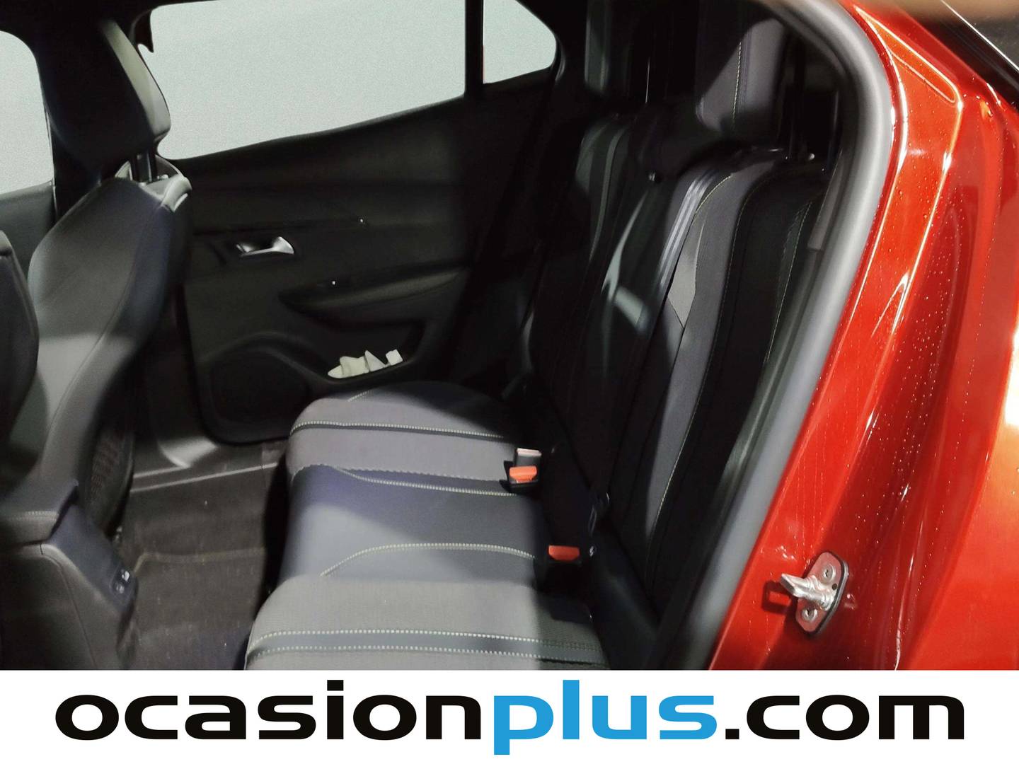Foto asientos traseros Peugeot 2008 Peugeot 2008 GT Hybrid eDCS6 (145 CV)