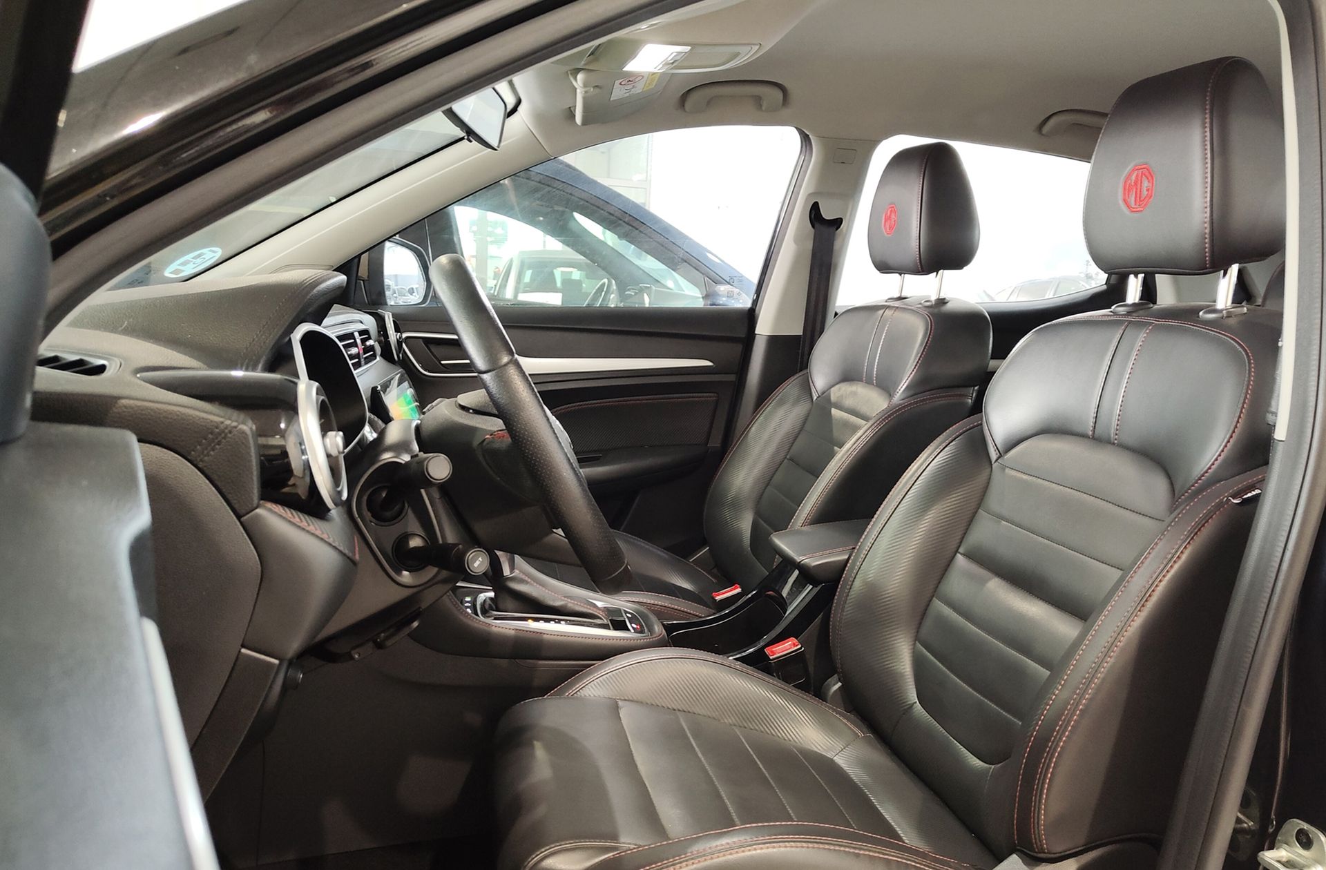 MG ZS 1.0T Luxury - foto 10