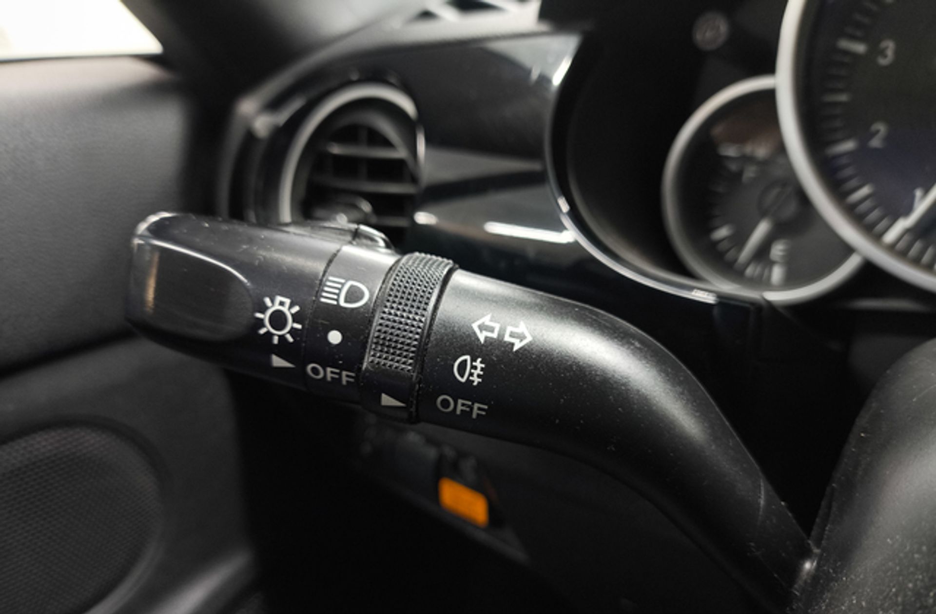 Mazda MX-5 1.8 Active - foto 19