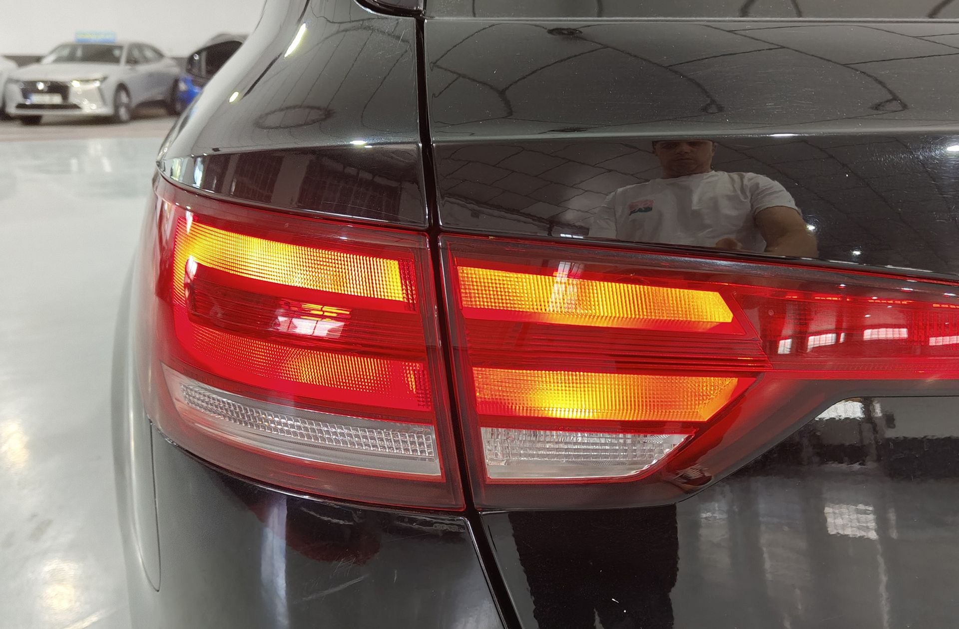 Audi A4 Avant Advanced edition 2.0 TDI - foto 17