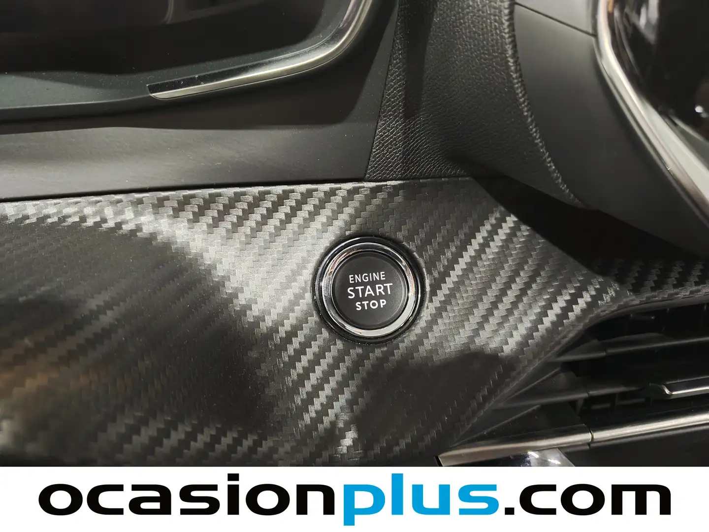 Foto Peugeot 2008 Peugeot 2008 Allure Hybrid eDCS6 (136 CV)