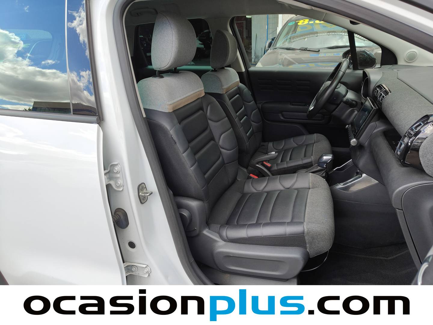 Foto Citroën C3 Aircross Citroen C3 Aircross PureTech 130 Shine Pack EAT6 (131 CV)