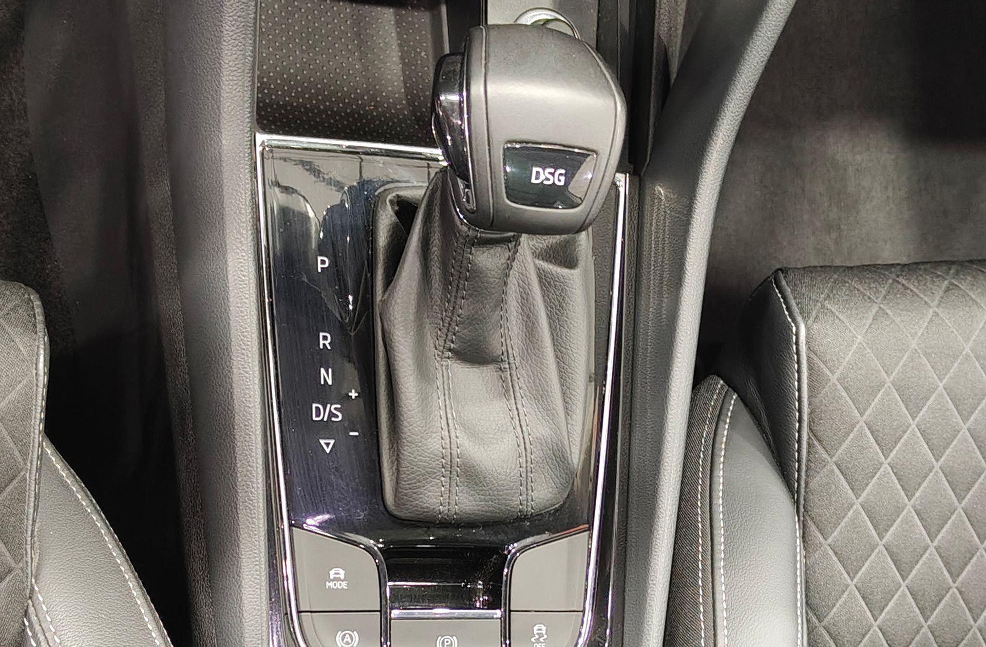 Škoda Karoq 1.5 TSI ACT Style DSG - foto 5