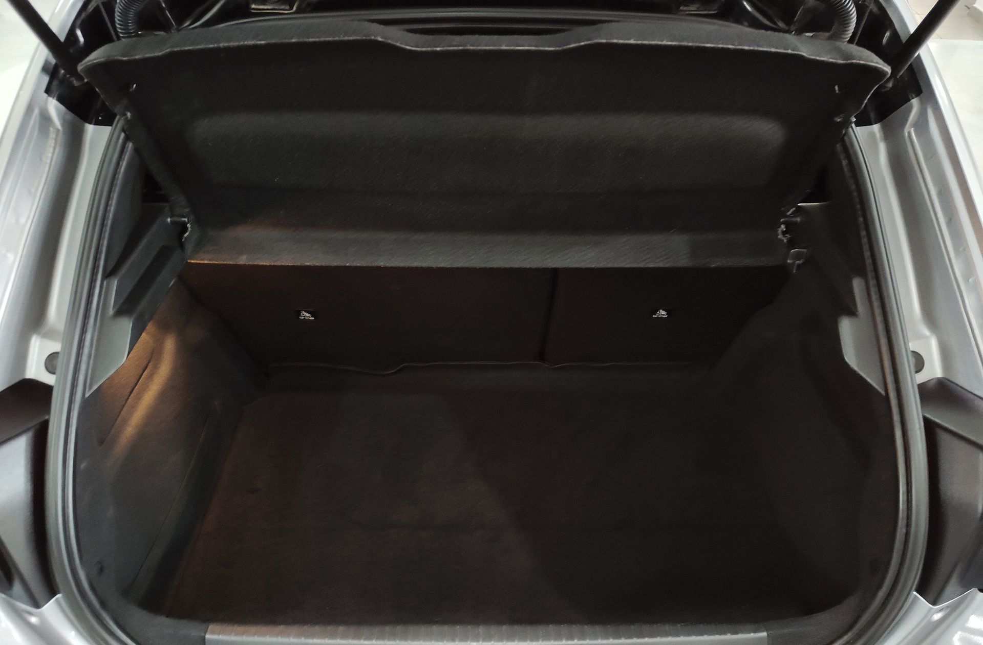 Peugeot 208 PureTech 100 GT - foto 18