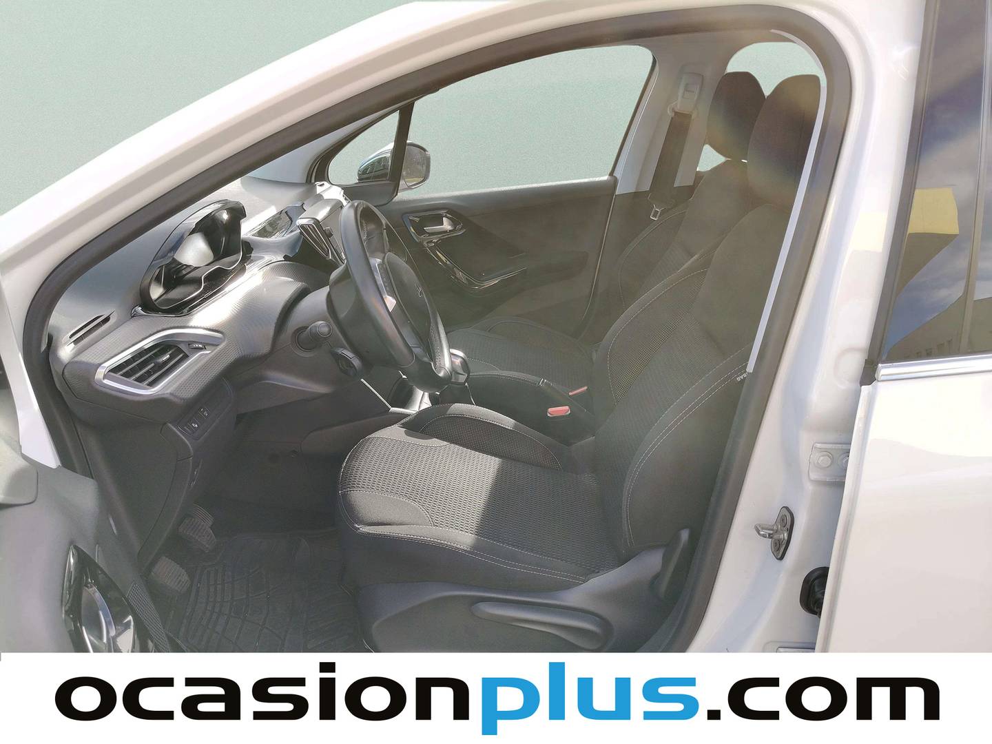 Foto asientos delanteros Peugeot 208 Peugeot 208 PureTech 82 S&S Tech Edition (82 CV)