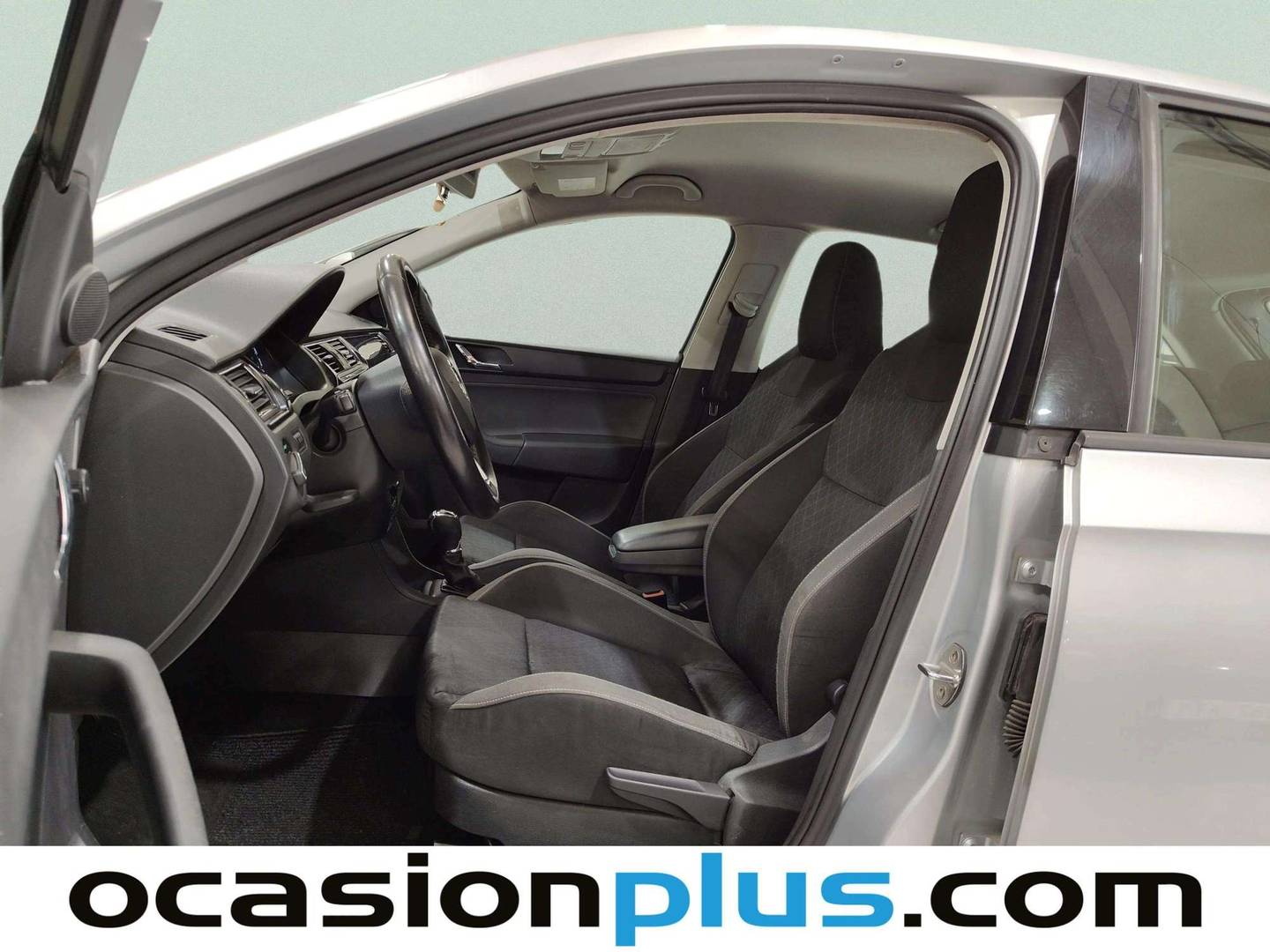 Foto asientos delanteros Skoda Spaceback Skoda Spaceback 1.4 TDI Ambition DSG (90 CV)
