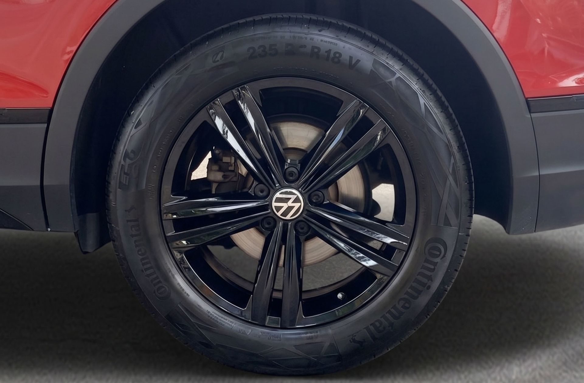 Volkswagen Tiguan Urban Sport 2.0 TDI DSG - foto 42