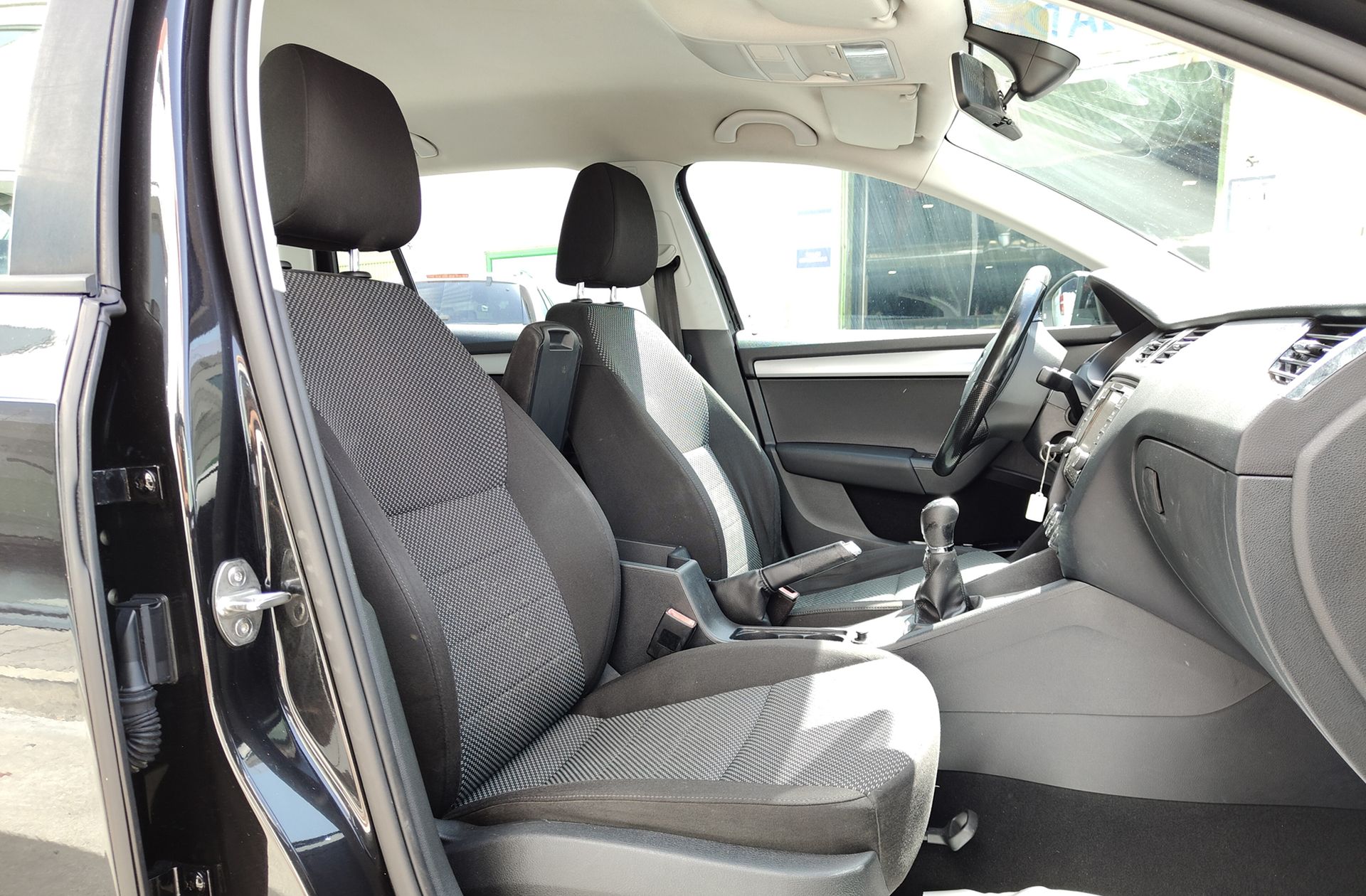Škoda Octavia Combi Combi 1.6 TDI CR Ambition - foto 15