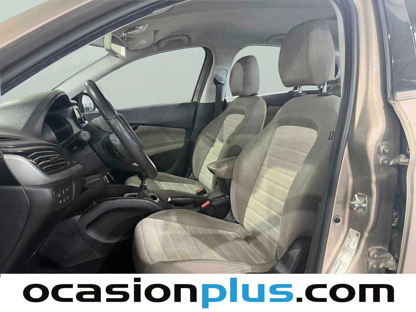 Foto asientos delanteros Fiat Tipo Fiat Tipo 1.4 16v Lounge (95 CV)