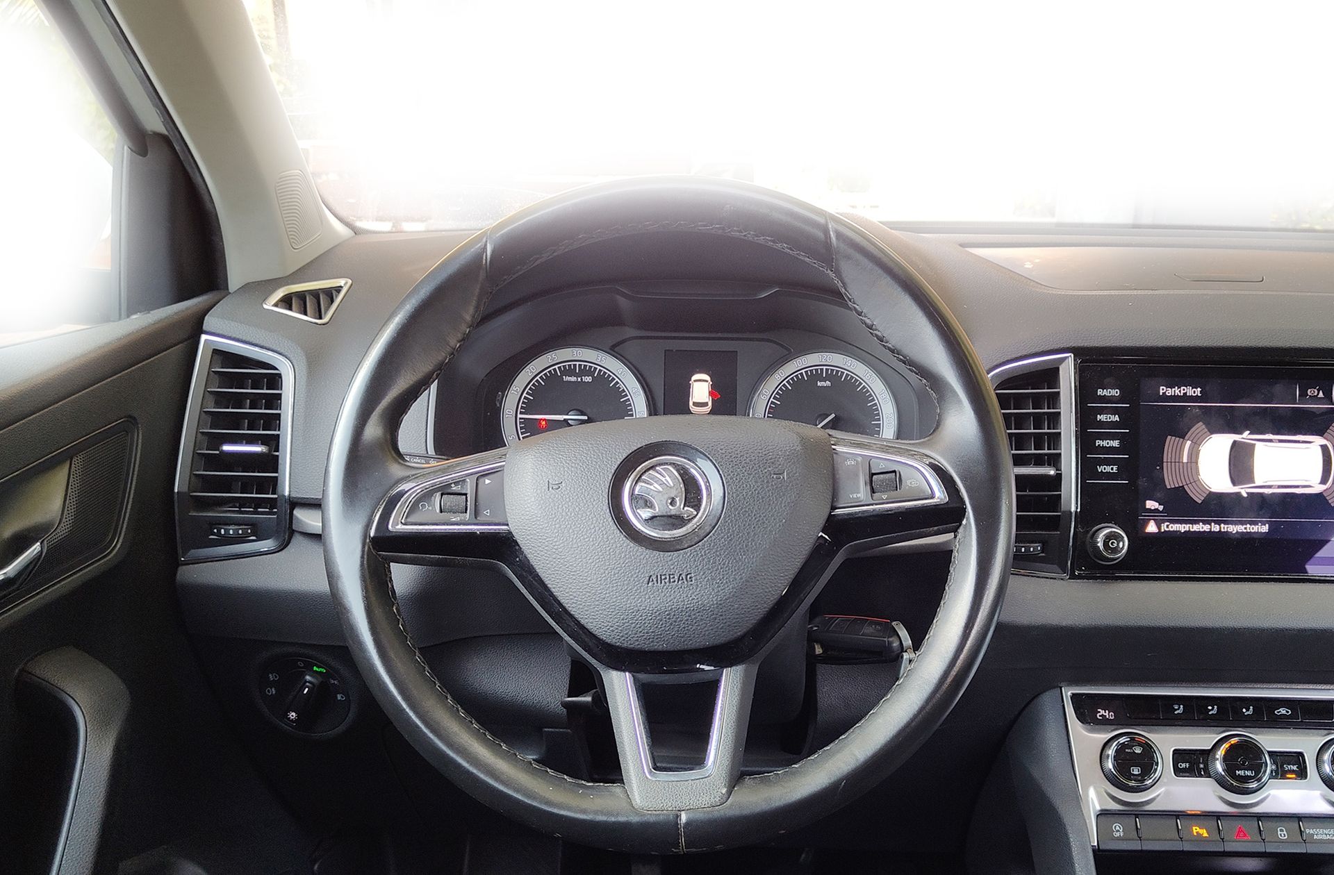 Škoda Karoq 1.6 TDI Ambition - foto 21