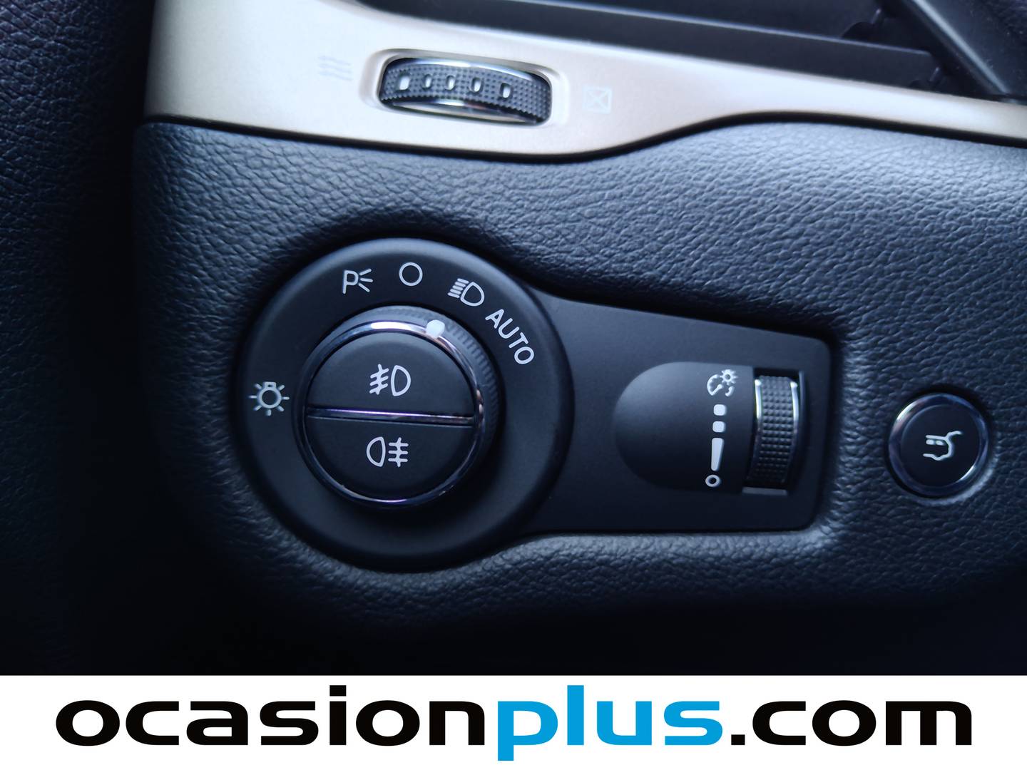 Foto Jeep Cherokee Jeep Cherokee 2.2 CRD Night Eagle Aut 4x4 (200 CV)